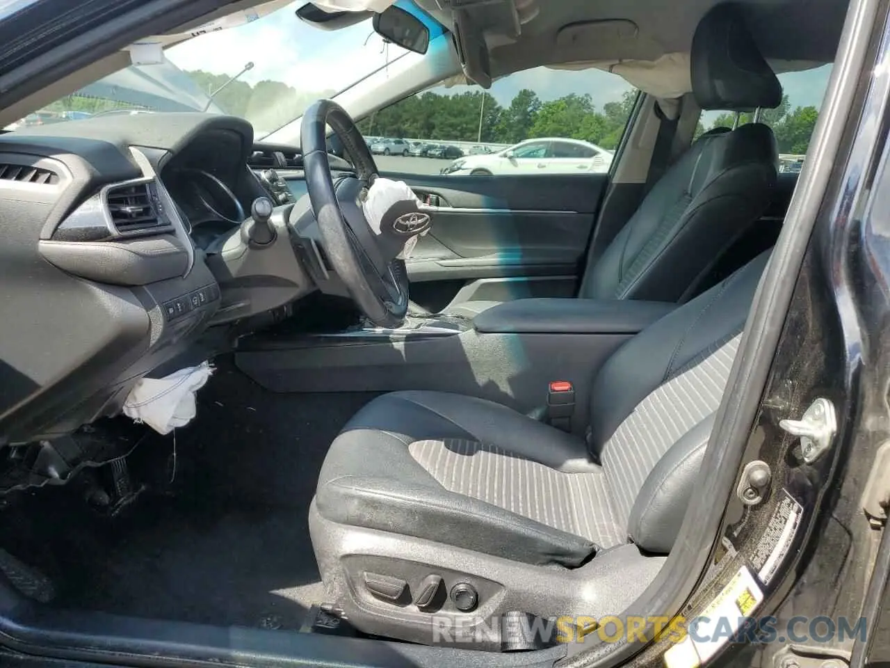 7 Photograph of a damaged car 4T1G11AK1LU982275 TOYOTA CAMRY 2020