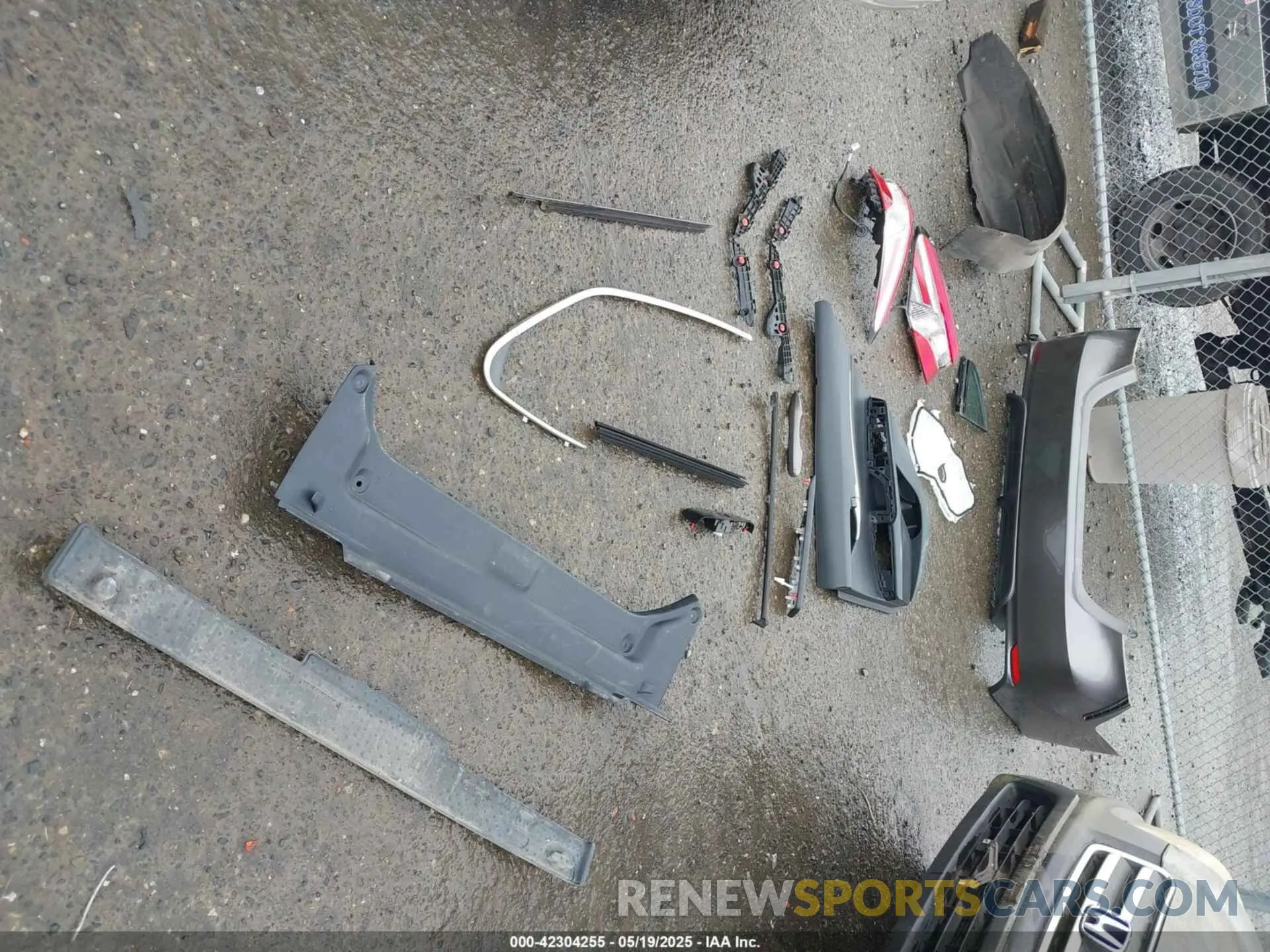 12 Photograph of a damaged car 4T1G11AK1LU983345 TOYOTA CAMRY 2020