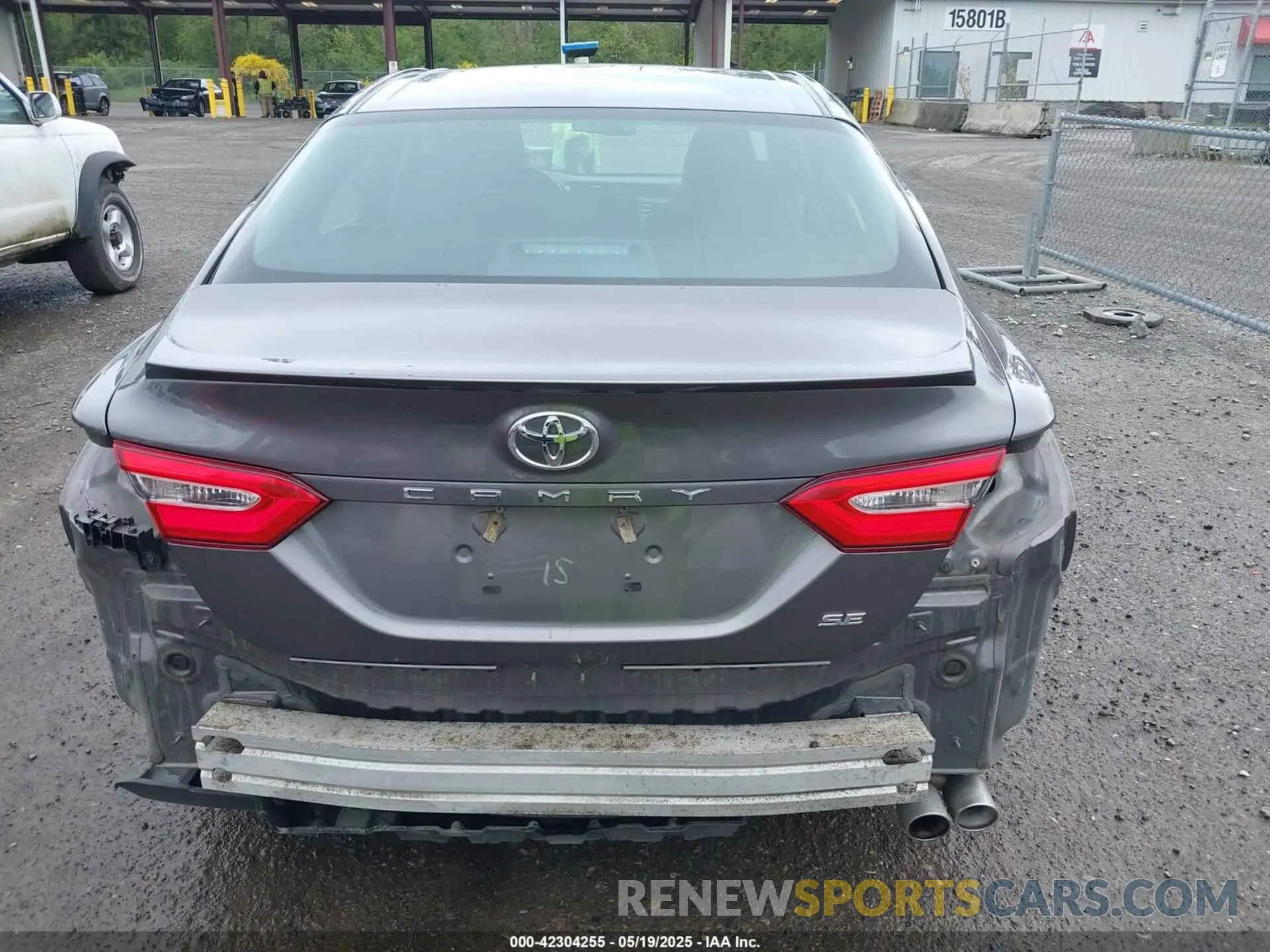 17 Photograph of a damaged car 4T1G11AK1LU983345 TOYOTA CAMRY 2020