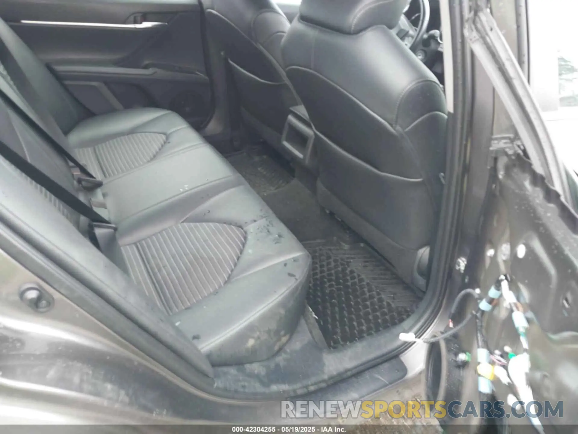 8 Photograph of a damaged car 4T1G11AK1LU983345 TOYOTA CAMRY 2020
