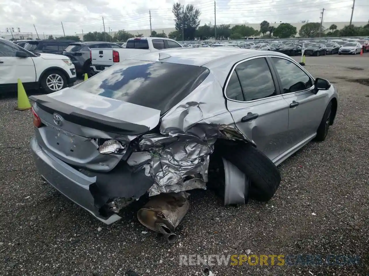 4 Photograph of a damaged car 4T1G11AK1LU984463 TOYOTA CAMRY 2020