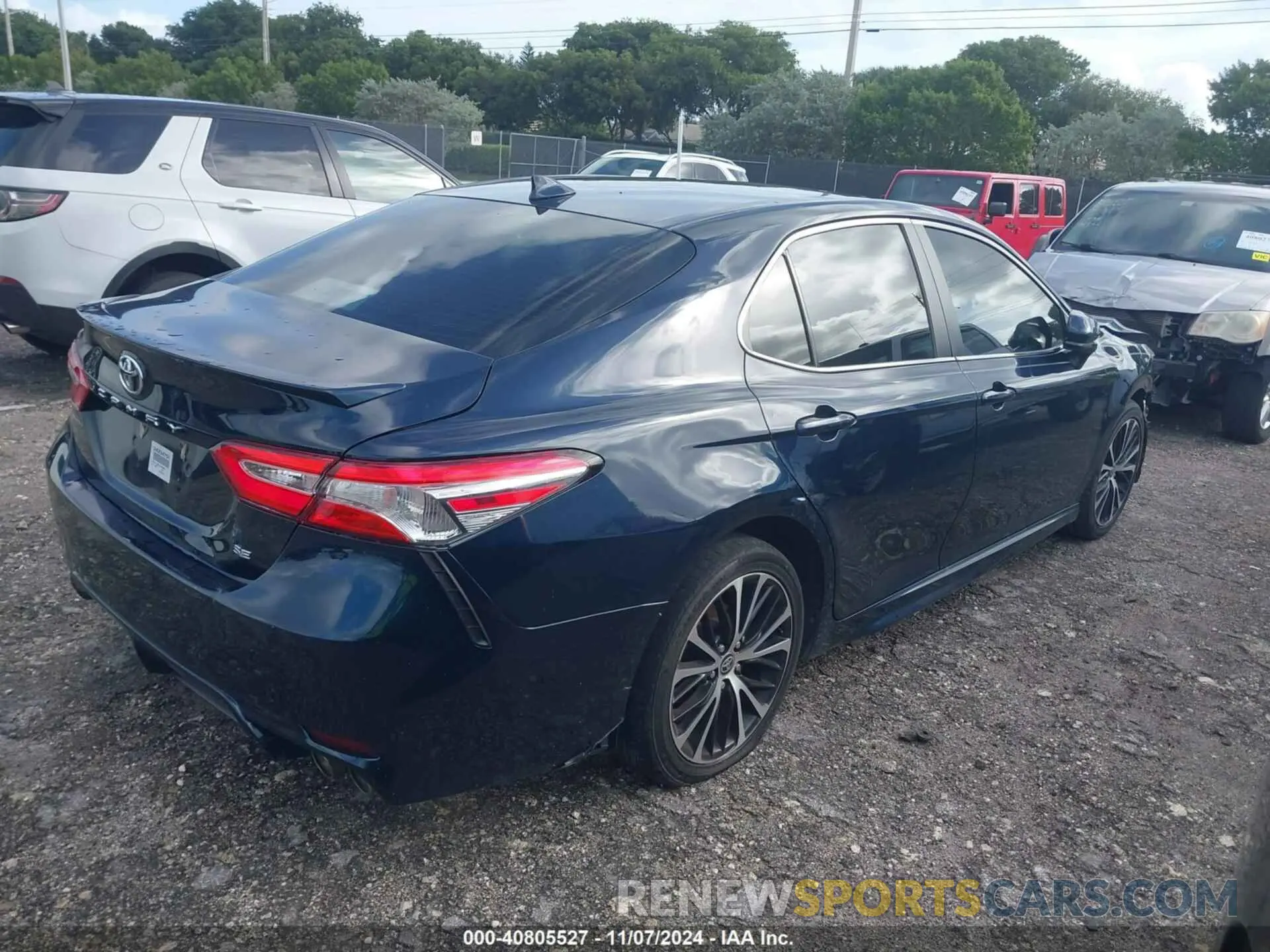 4 Photograph of a damaged car 4T1G11AK1LU988867 TOYOTA CAMRY 2020