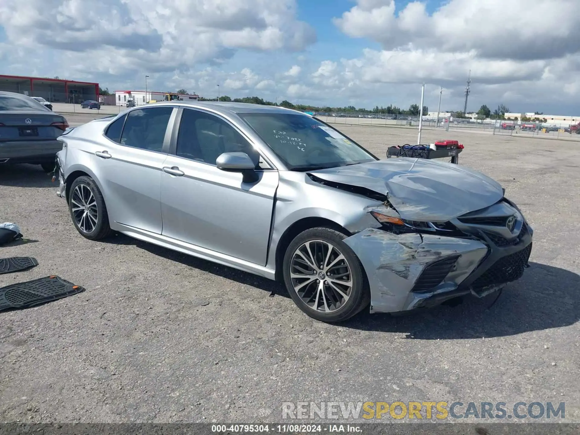 1 Photograph of a damaged car 4T1G11AK2LU307082 TOYOTA CAMRY 2020