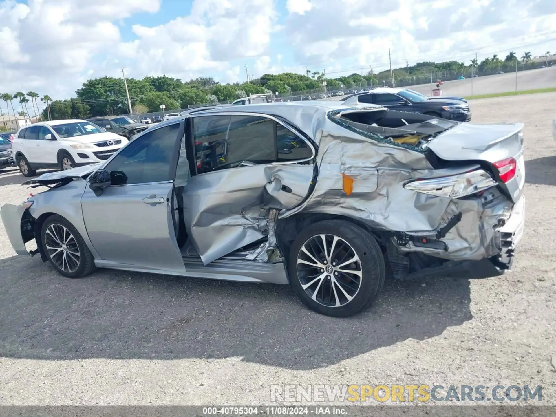 14 Photograph of a damaged car 4T1G11AK2LU307082 TOYOTA CAMRY 2020