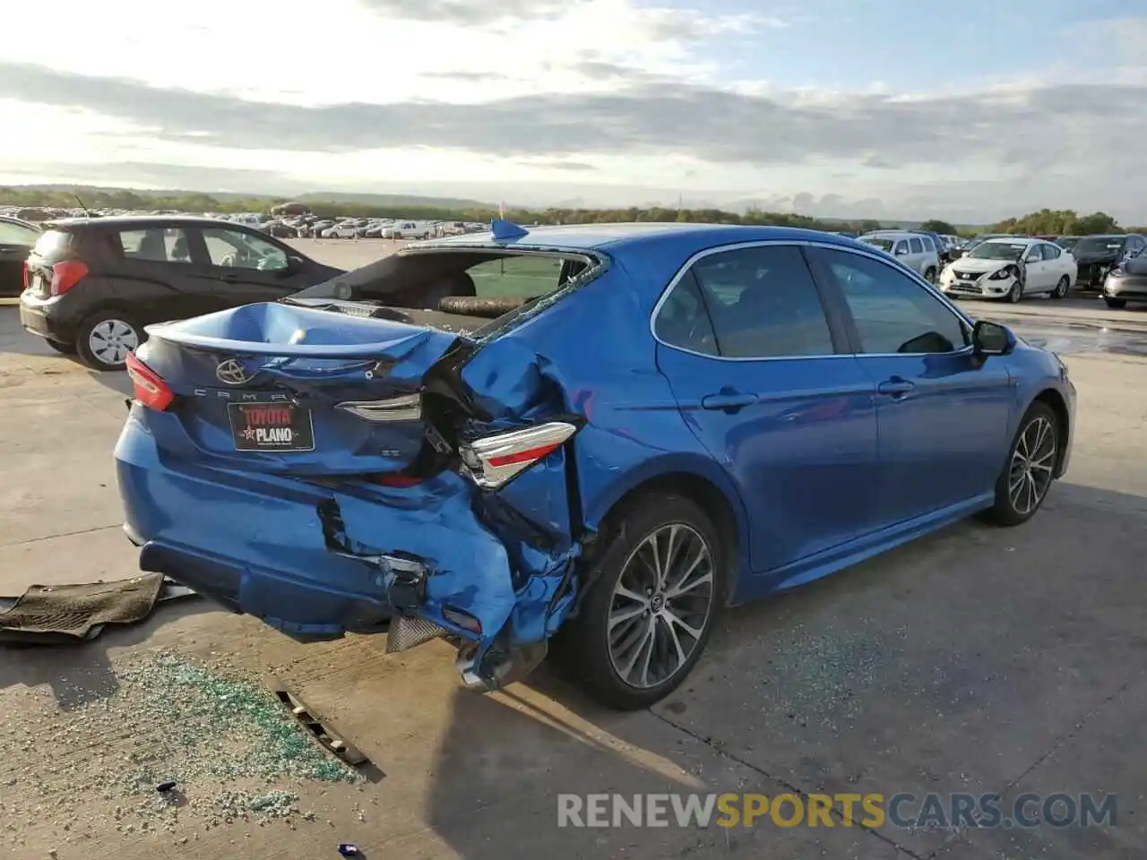 4 Photograph of a damaged car 4T1G11AK2LU311441 TOYOTA CAMRY 2020