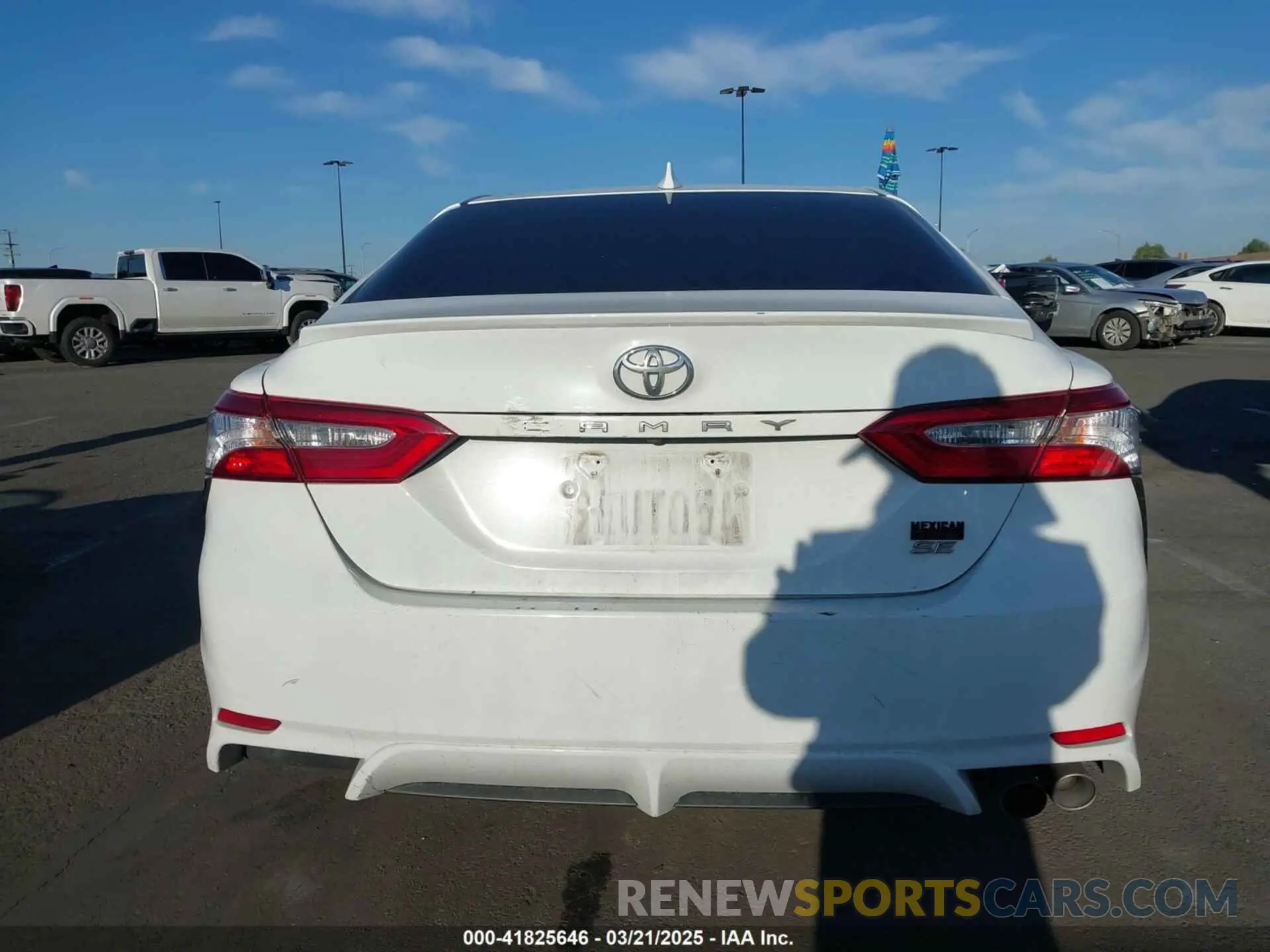 15 Photograph of a damaged car 4T1G11AK2LU329941 TOYOTA CAMRY 2020
