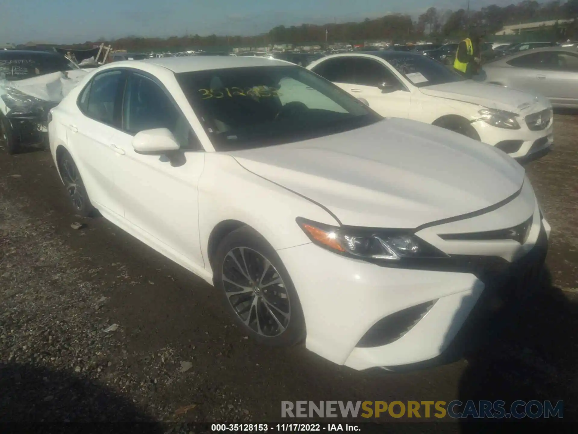 1 Photograph of a damaged car 4T1G11AK2LU330250 TOYOTA CAMRY 2020