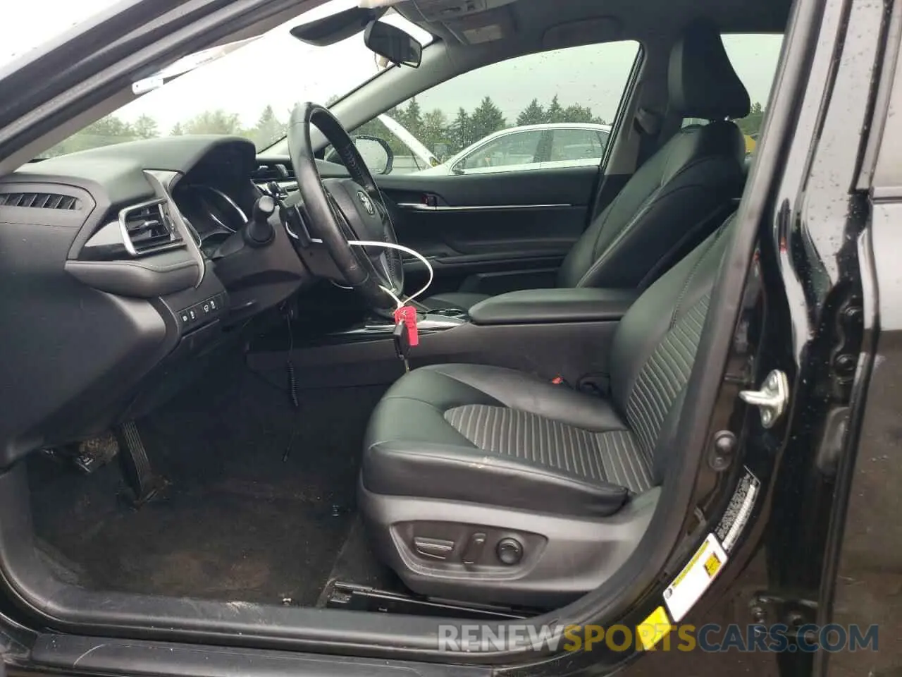 7 Photograph of a damaged car 4T1G11AK2LU330796 TOYOTA CAMRY 2020