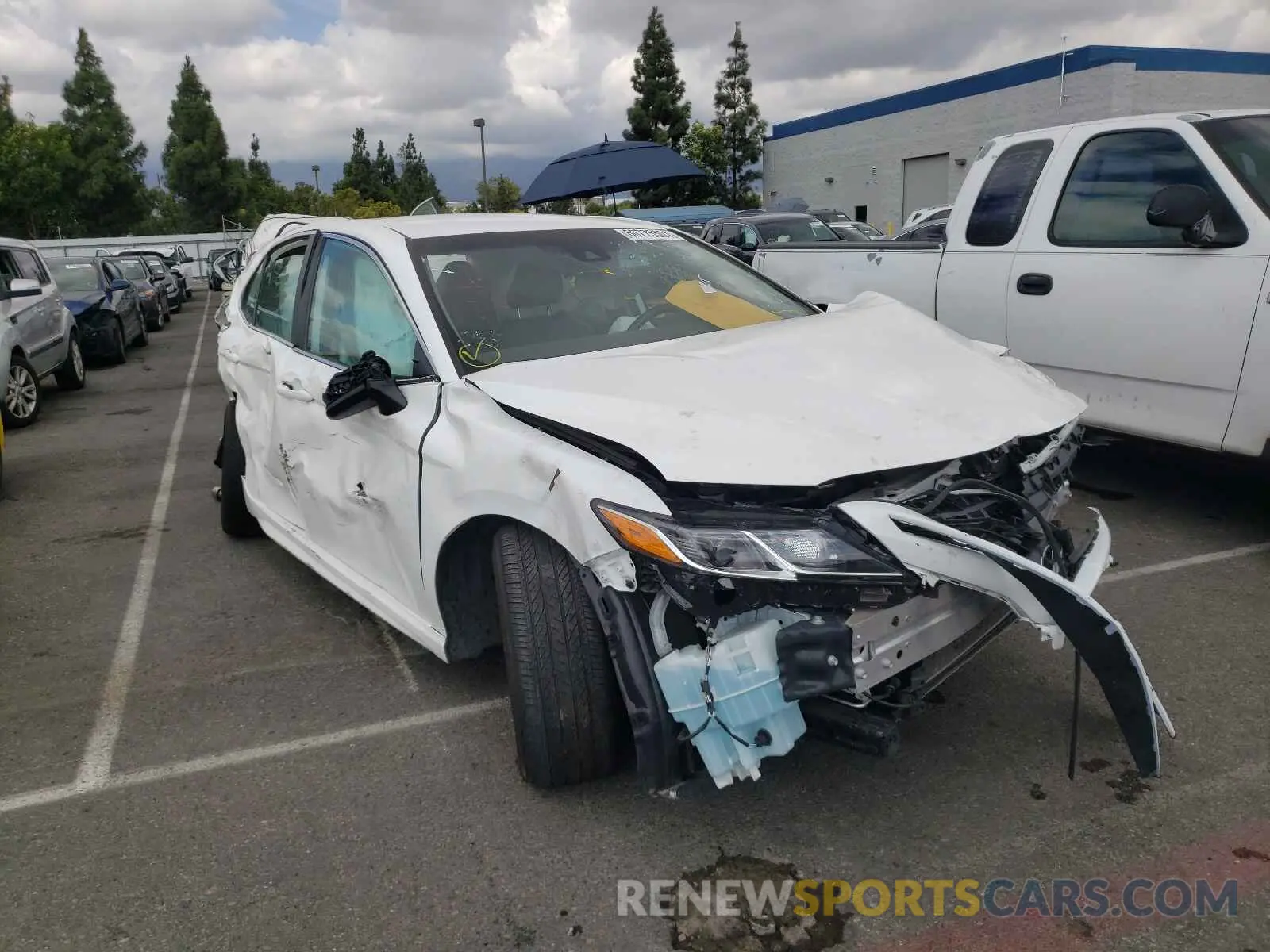 1 Photograph of a damaged car 4T1G11AK2LU334444 TOYOTA CAMRY 2020