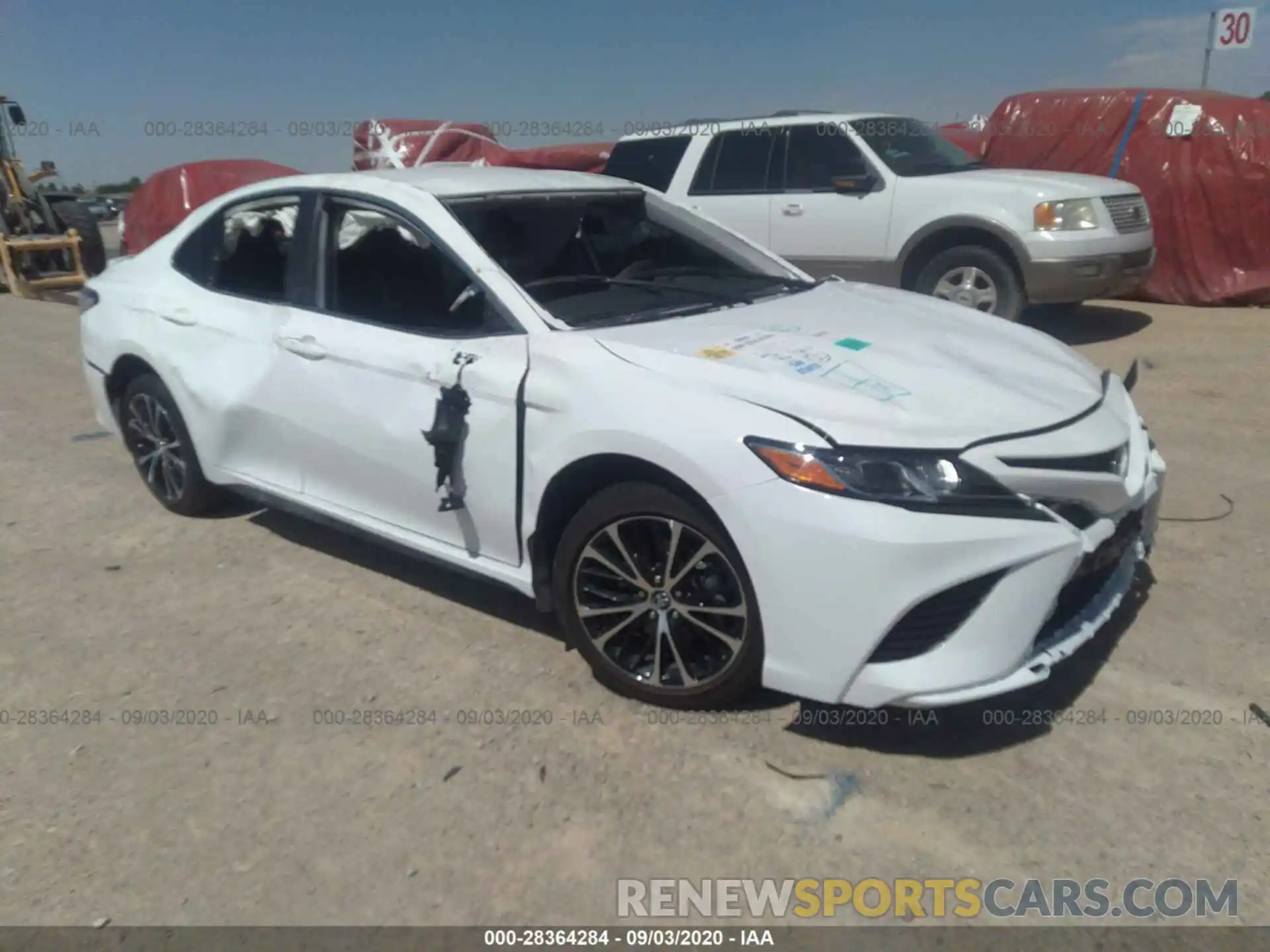 1 Photograph of a damaged car 4T1G11AK2LU335609 TOYOTA CAMRY 2020