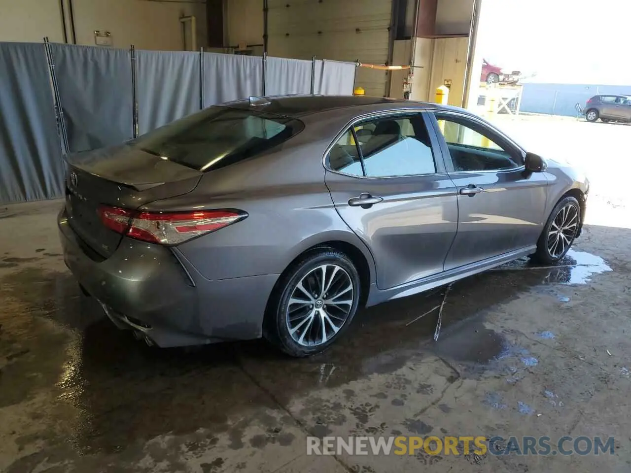 3 Photograph of a damaged car 4T1G11AK2LU336419 TOYOTA CAMRY 2020
