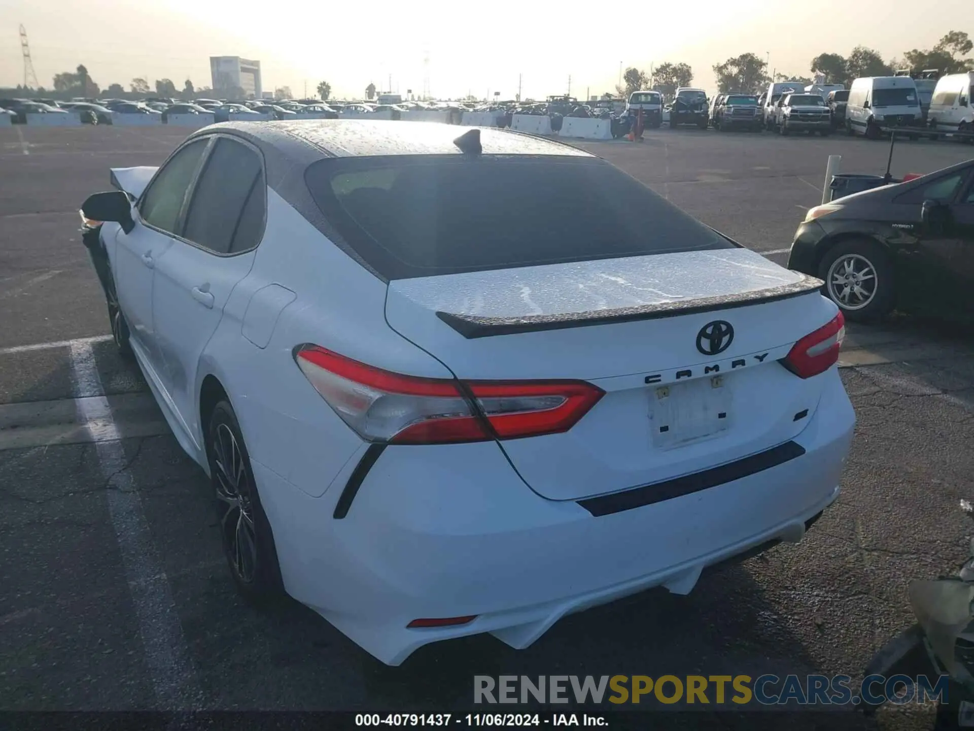 3 Photograph of a damaged car 4T1G11AK2LU336646 TOYOTA CAMRY 2020