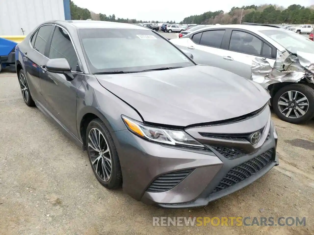 1 Photograph of a damaged car 4T1G11AK2LU341331 TOYOTA CAMRY 2020