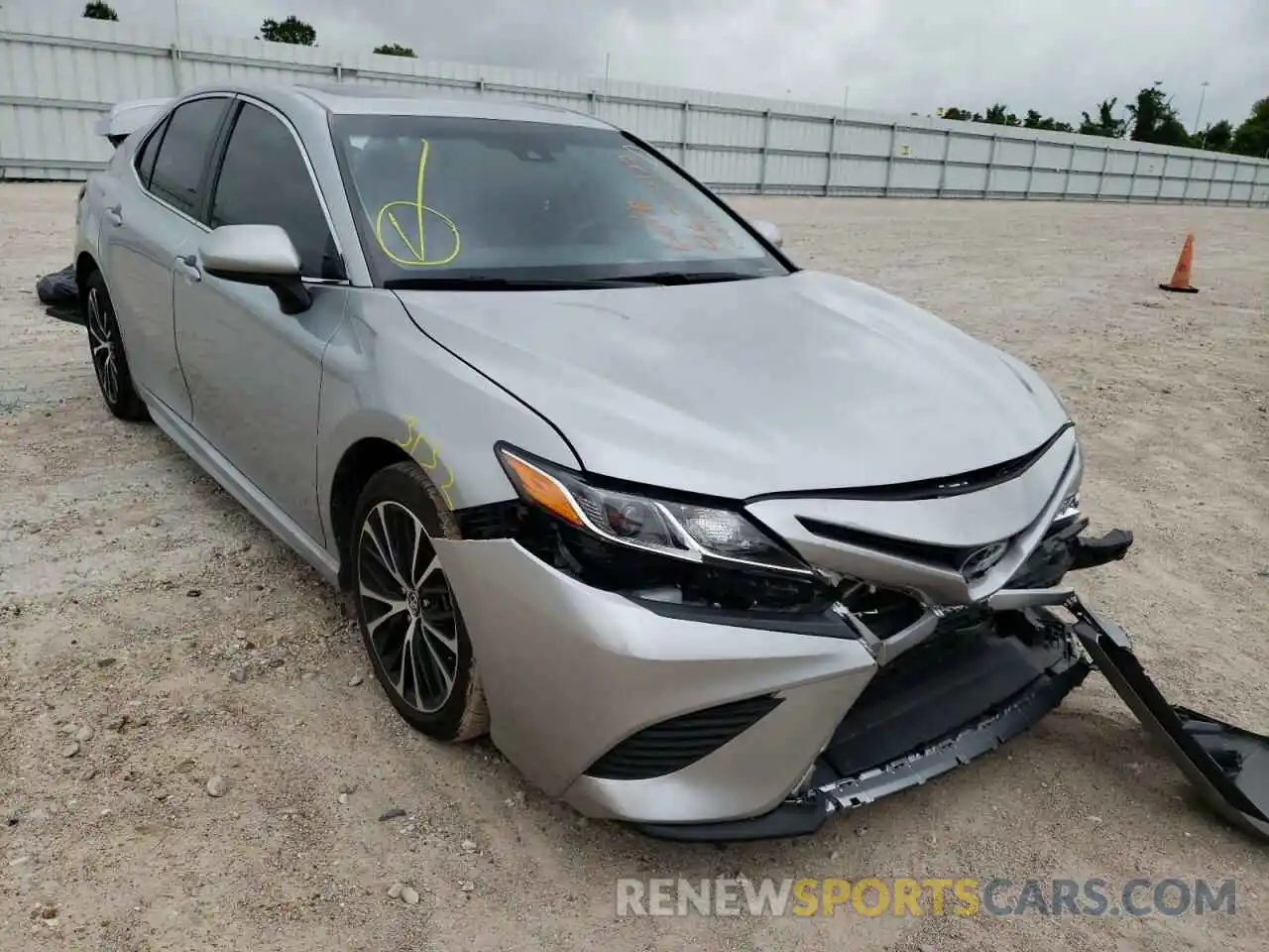 1 Photograph of a damaged car 4T1G11AK2LU344049 TOYOTA CAMRY 2020