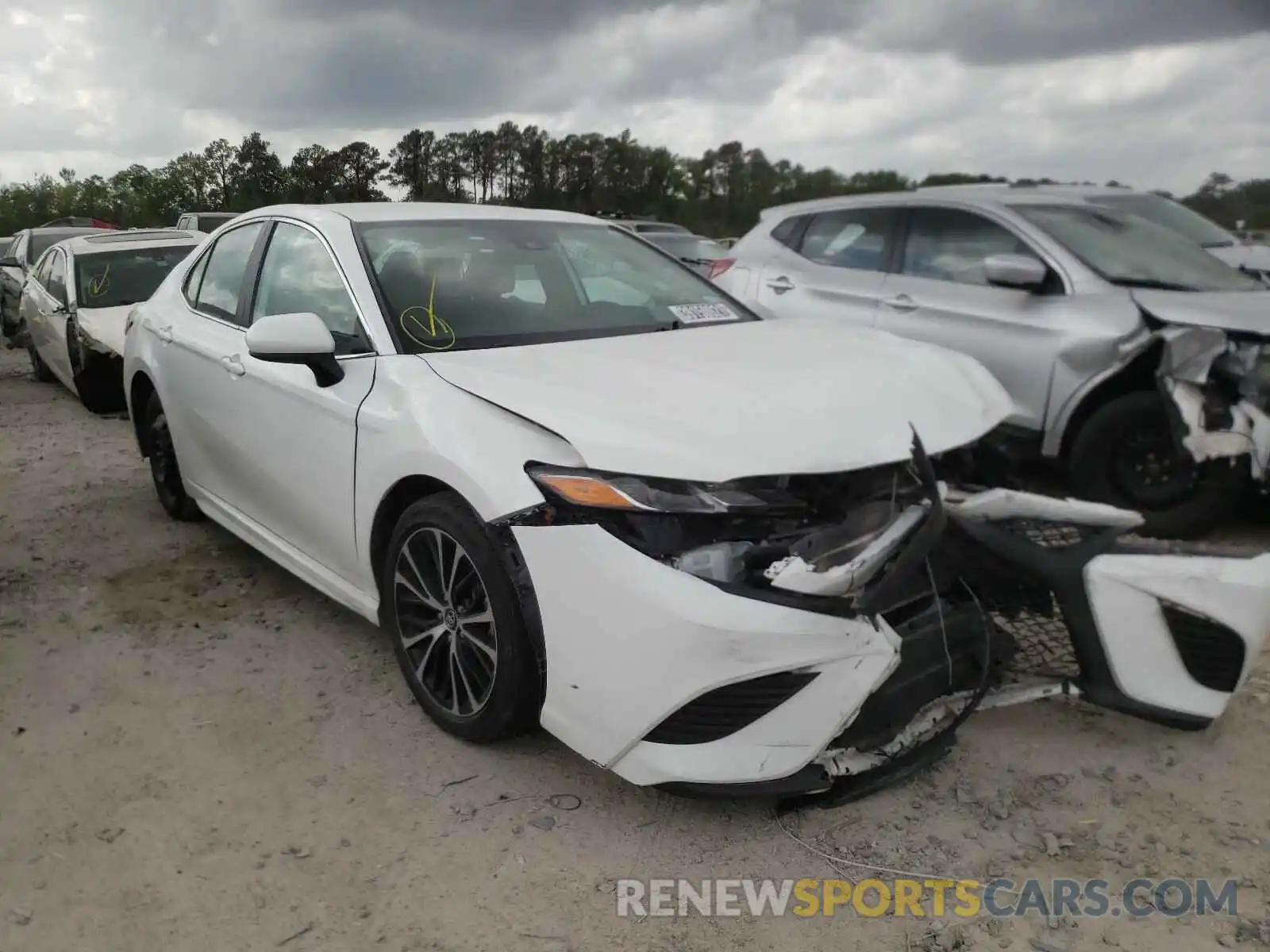 1 Photograph of a damaged car 4T1G11AK2LU344889 TOYOTA CAMRY 2020