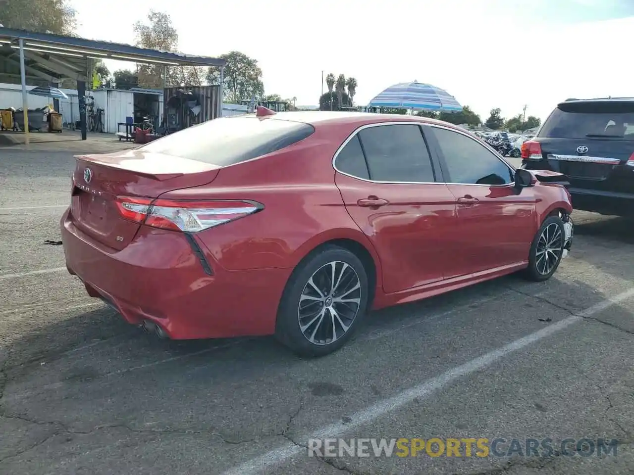 3 Photograph of a damaged car 4T1G11AK2LU348621 TOYOTA CAMRY 2020