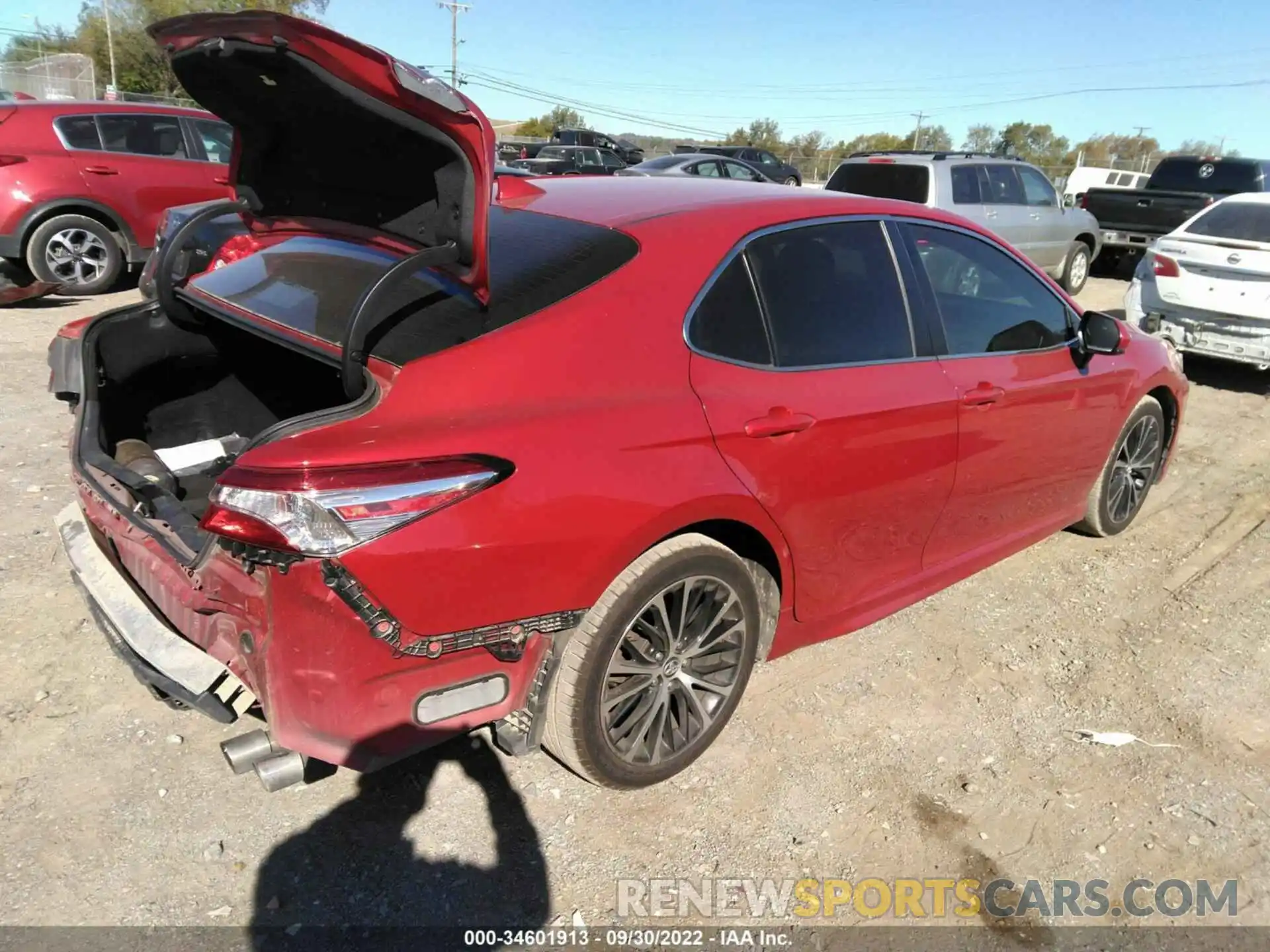 4 Photograph of a damaged car 4T1G11AK2LU352653 TOYOTA CAMRY 2020