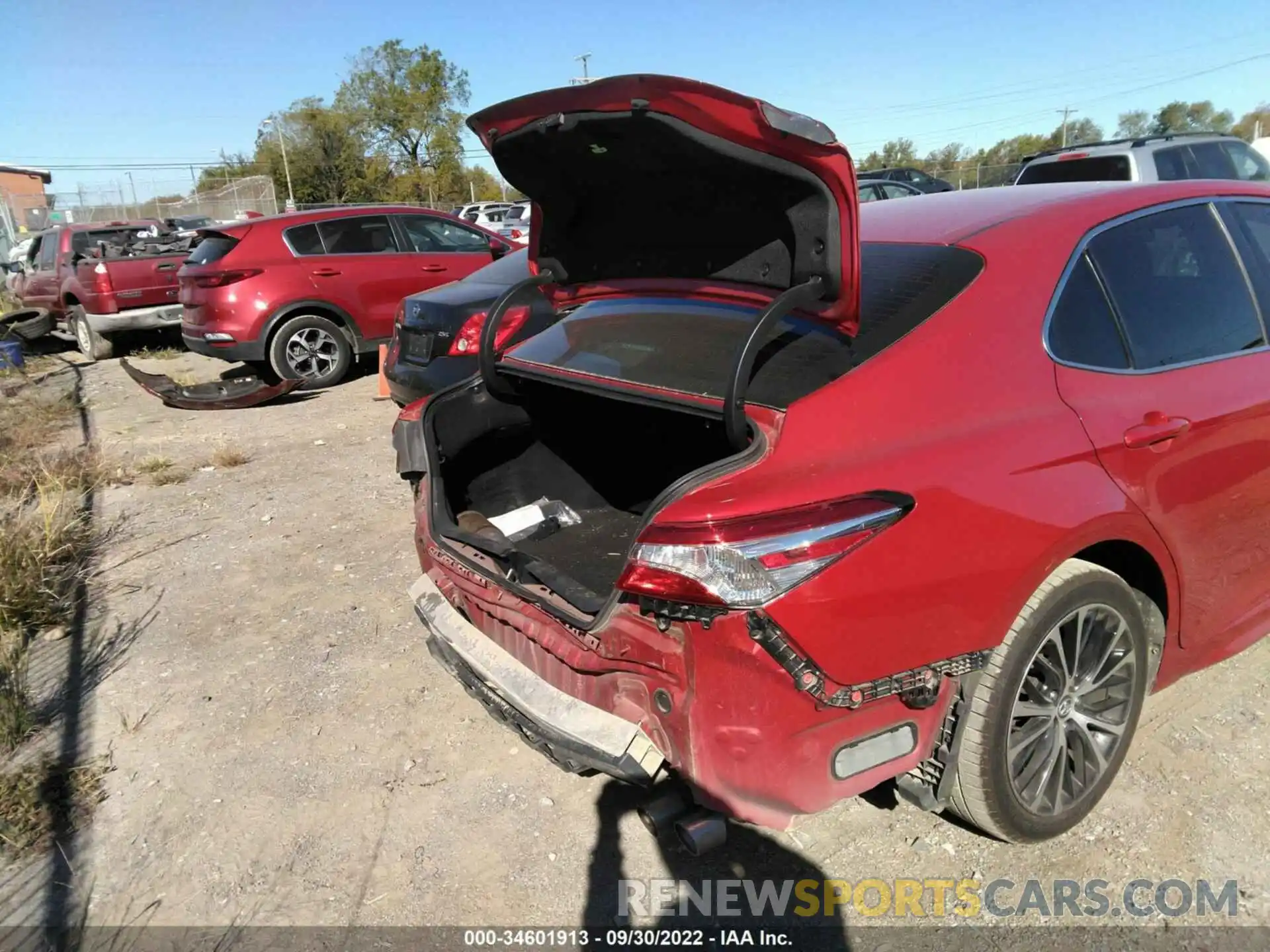 6 Photograph of a damaged car 4T1G11AK2LU352653 TOYOTA CAMRY 2020