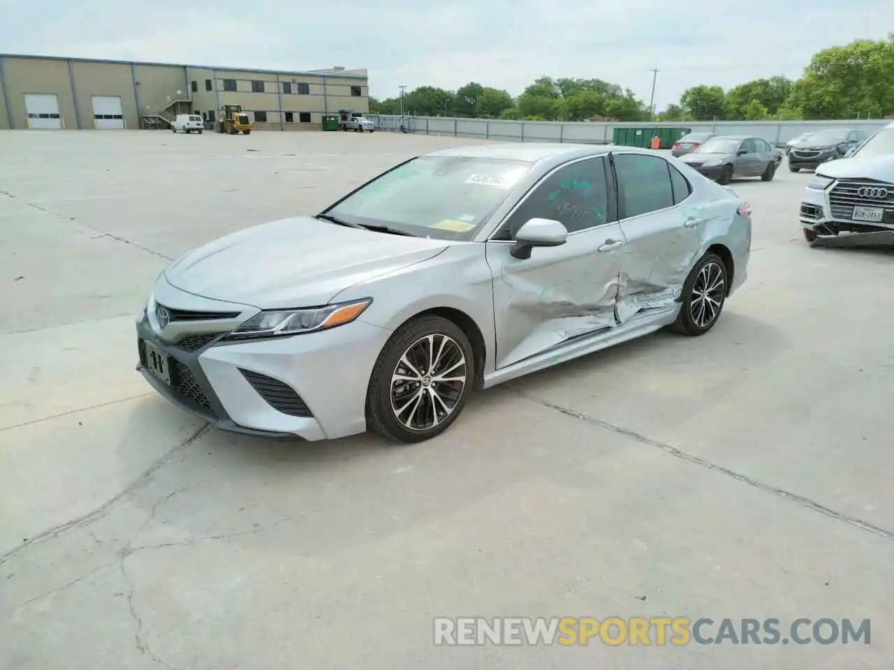 2 Photograph of a damaged car 4T1G11AK2LU353446 TOYOTA CAMRY 2020