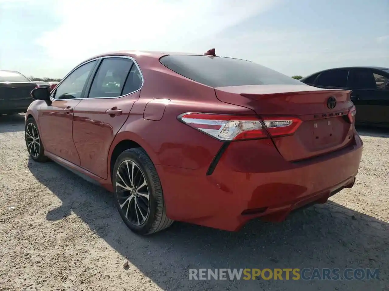 3 Photograph of a damaged car 4T1G11AK2LU353852 TOYOTA CAMRY 2020