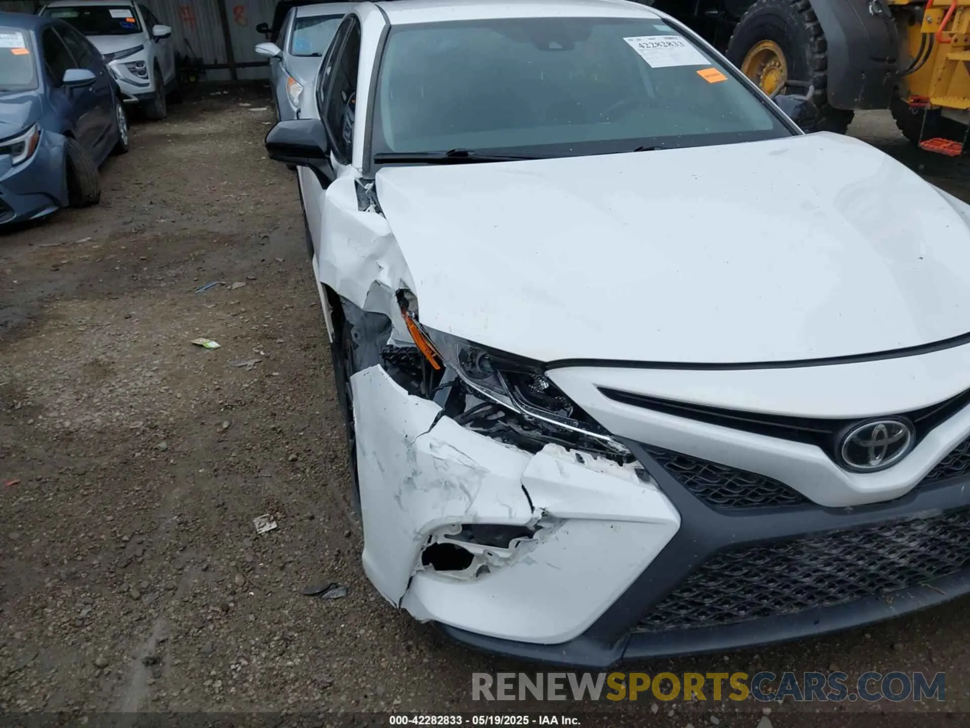 11 Photograph of a damaged car 4T1G11AK2LU354922 TOYOTA CAMRY 2020