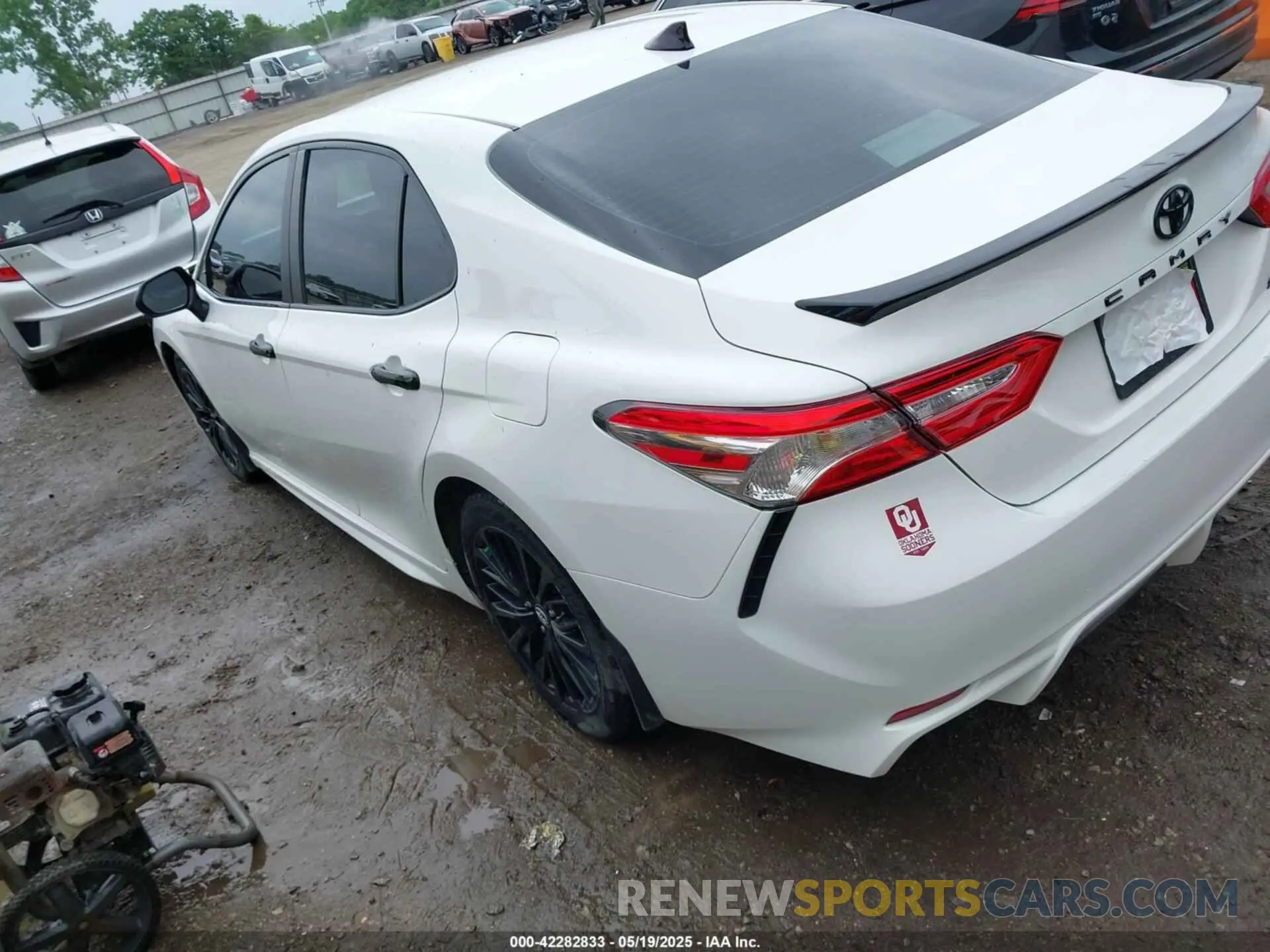 3 Photograph of a damaged car 4T1G11AK2LU354922 TOYOTA CAMRY 2020