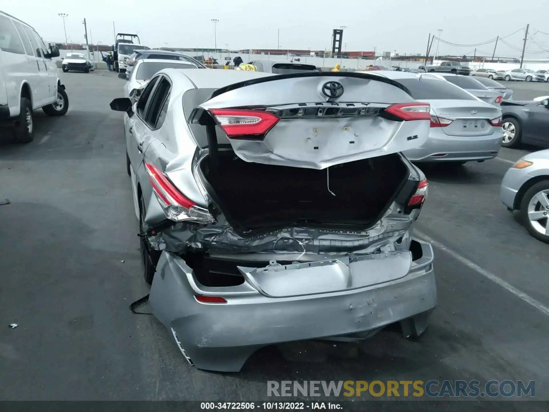 6 Photograph of a damaged car 4T1G11AK2LU355035 TOYOTA CAMRY 2020