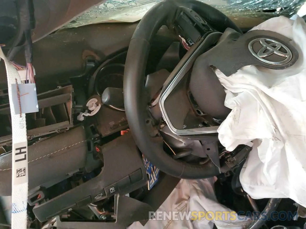 9 Photograph of a damaged car 4T1G11AK2LU356783 TOYOTA CAMRY 2020
