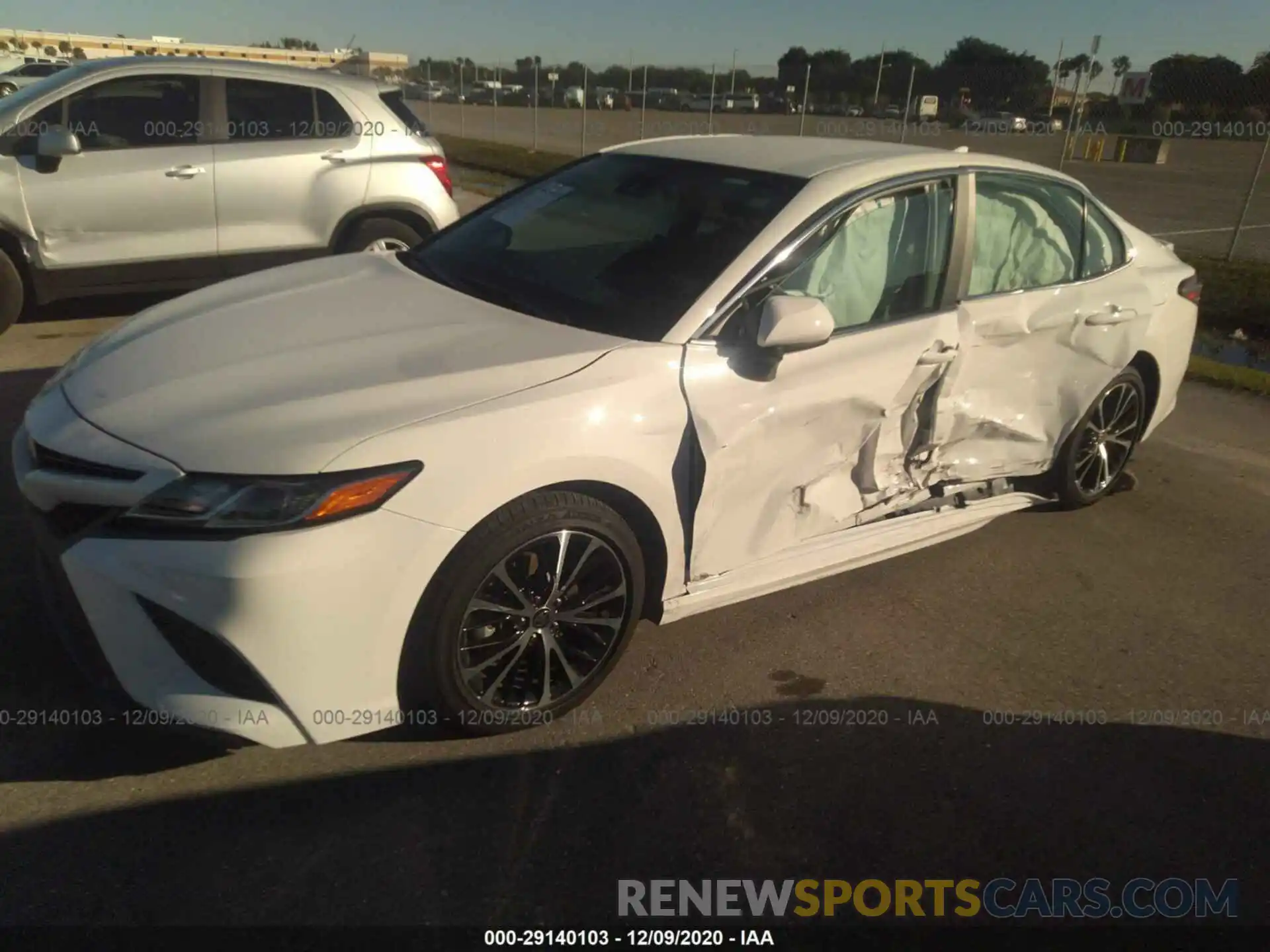 2 Photograph of a damaged car 4T1G11AK2LU365404 TOYOTA CAMRY 2020