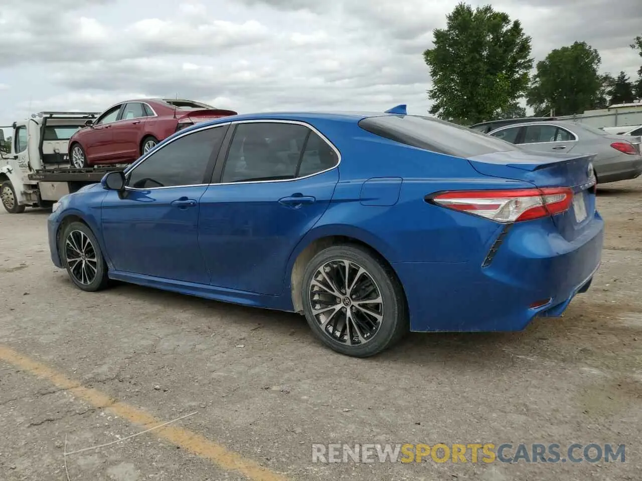 2 Photograph of a damaged car 4T1G11AK2LU376094 TOYOTA CAMRY 2020