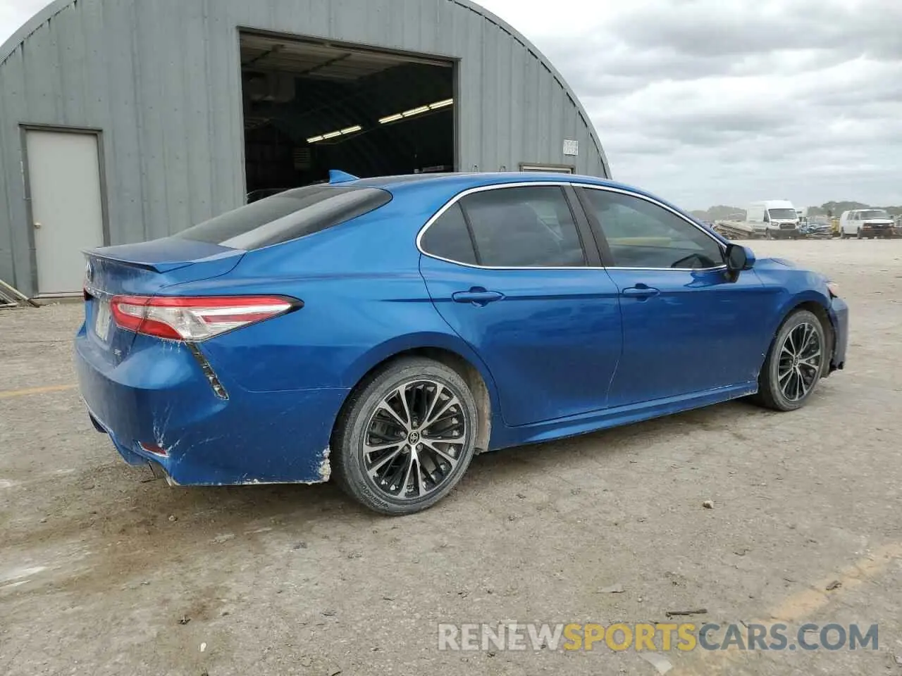 3 Photograph of a damaged car 4T1G11AK2LU376094 TOYOTA CAMRY 2020