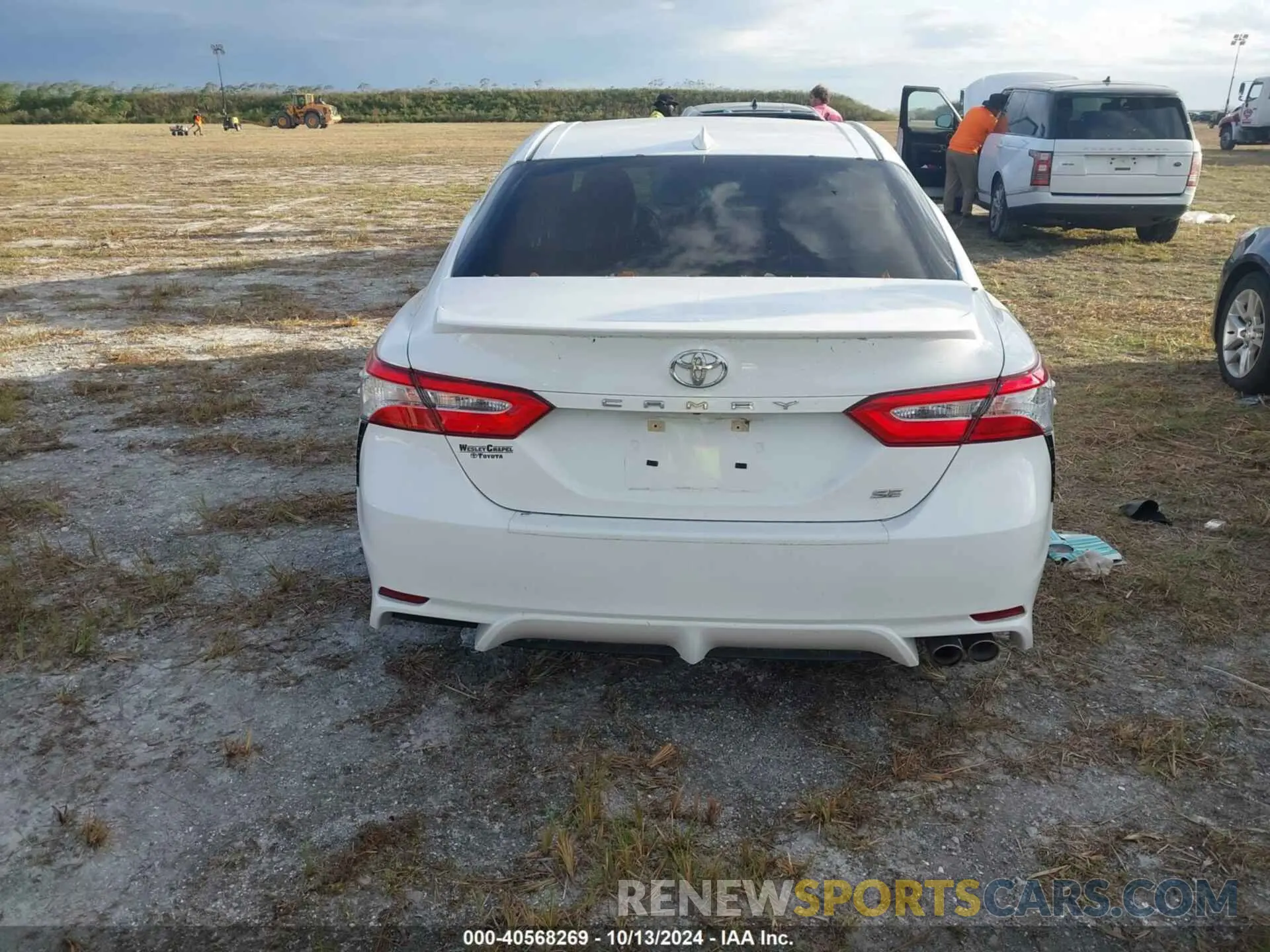 16 Photograph of a damaged car 4T1G11AK2LU377519 TOYOTA CAMRY 2020