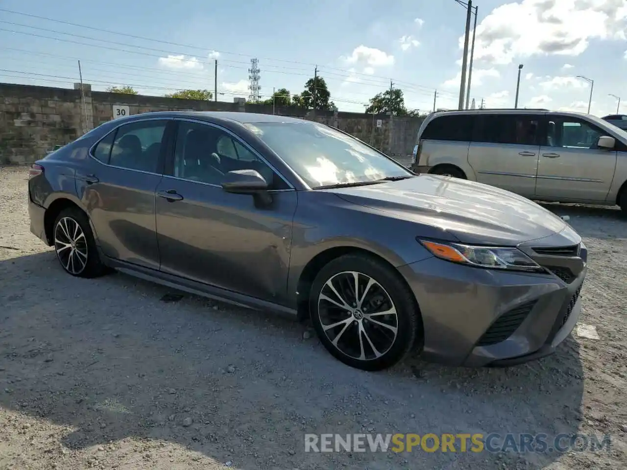 4 Photograph of a damaged car 4T1G11AK2LU379500 TOYOTA CAMRY 2020