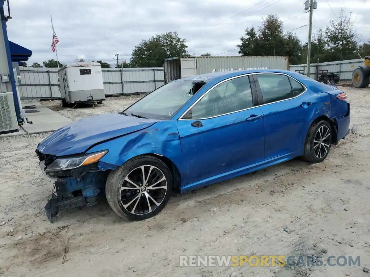 1 Photograph of a damaged car 4T1G11AK2LU380405 TOYOTA CAMRY 2020