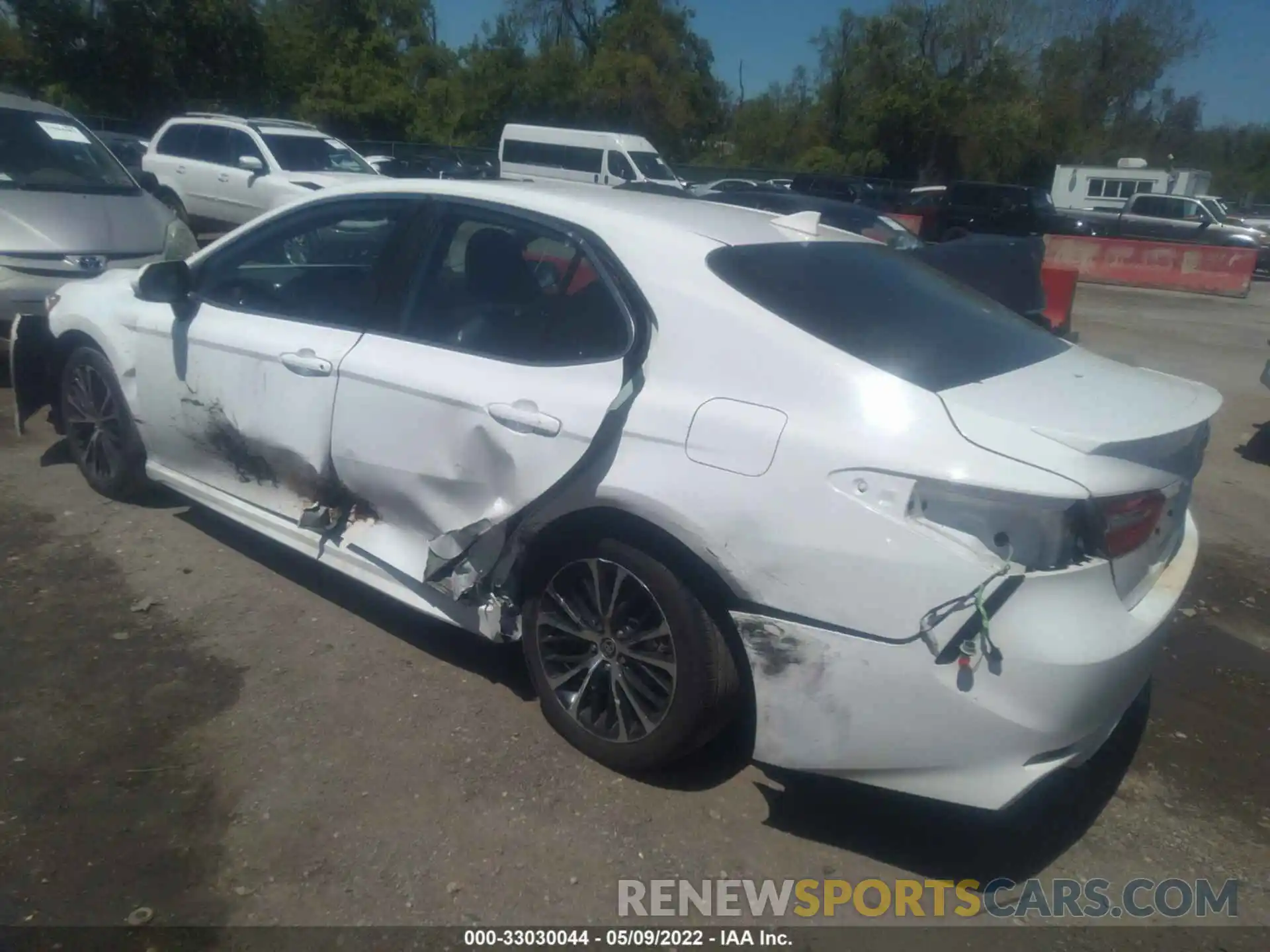 3 Photograph of a damaged car 4T1G11AK2LU388360 TOYOTA CAMRY 2020