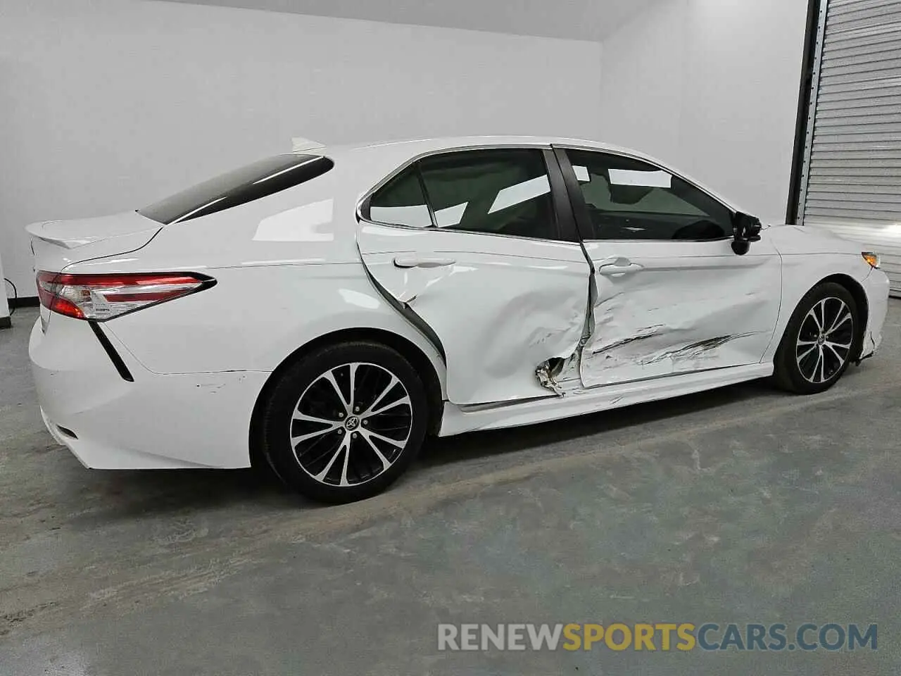 3 Photograph of a damaged car 4T1G11AK2LU393090 TOYOTA CAMRY 2020