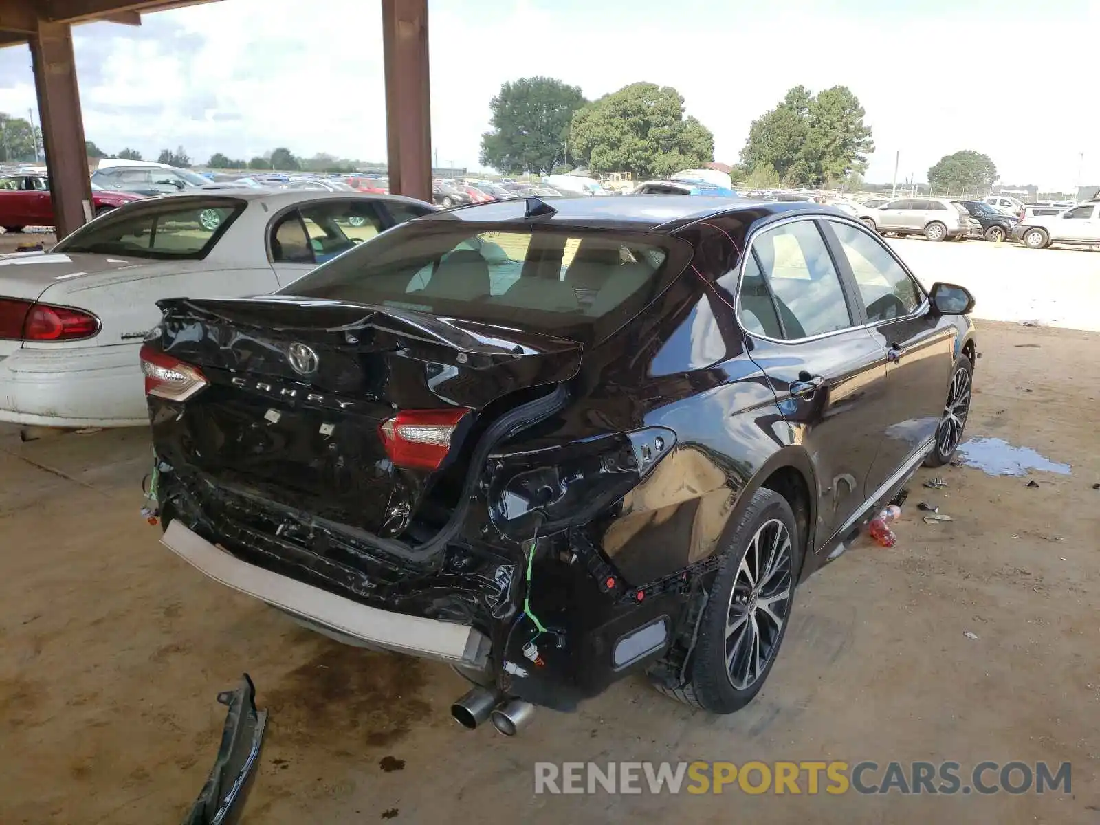 4 Photograph of a damaged car 4T1G11AK2LU509274 TOYOTA CAMRY 2020