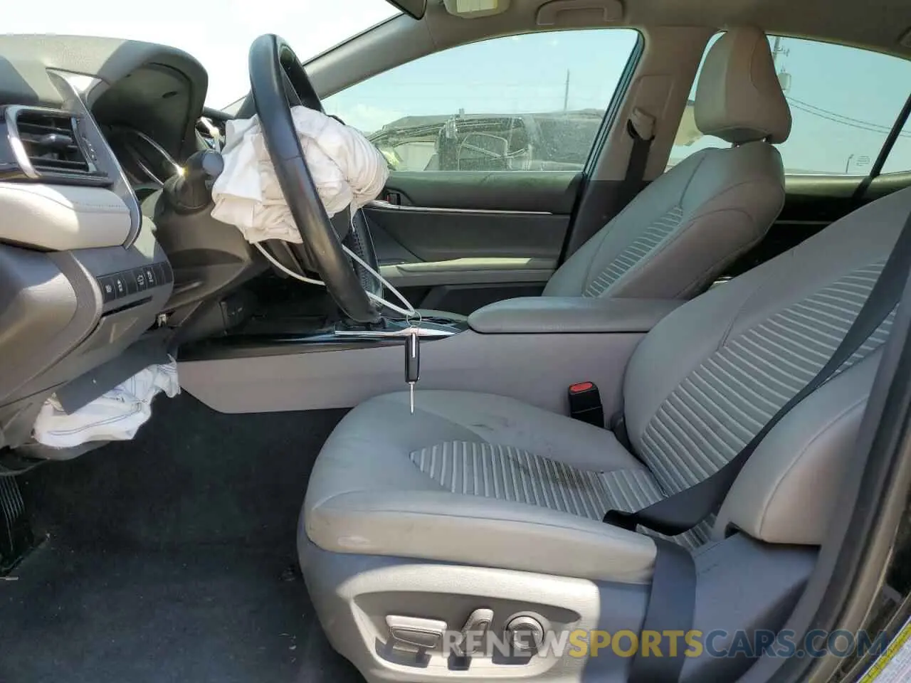 7 Photograph of a damaged car 4T1G11AK2LU859889 TOYOTA CAMRY 2020