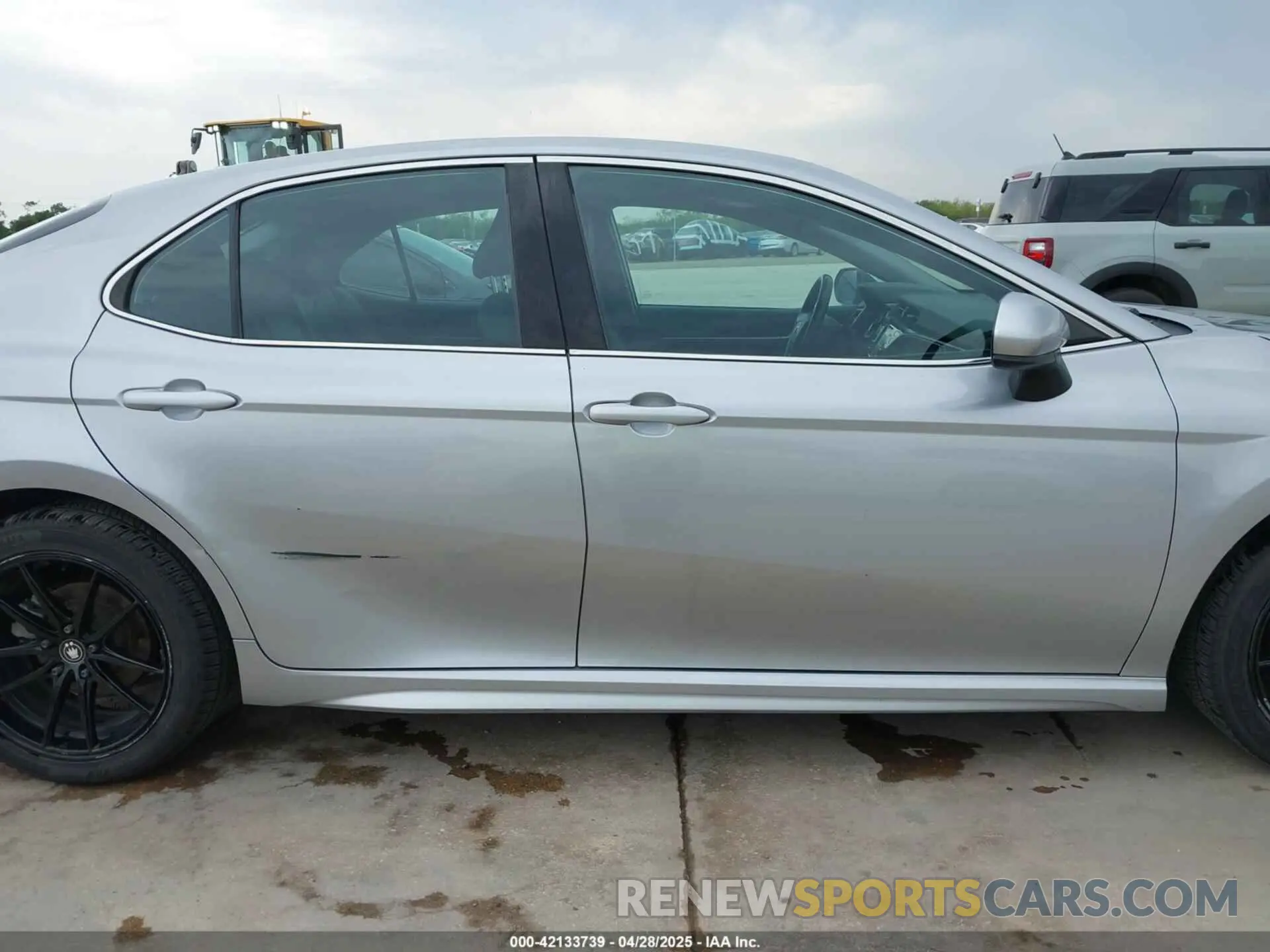 13 Photograph of a damaged car 4T1G11AK2LU865482 TOYOTA CAMRY 2020