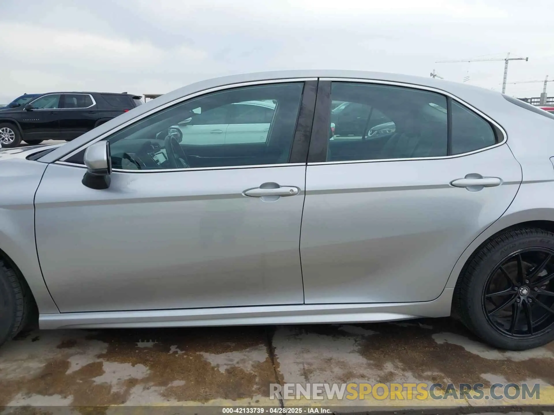 14 Photograph of a damaged car 4T1G11AK2LU865482 TOYOTA CAMRY 2020