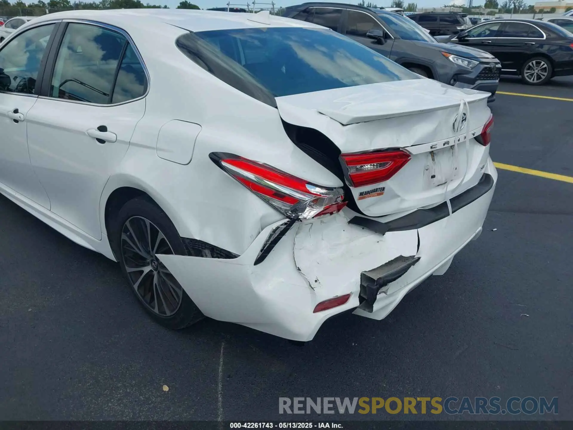 6 Photograph of a damaged car 4T1G11AK2LU883786 TOYOTA CAMRY 2020