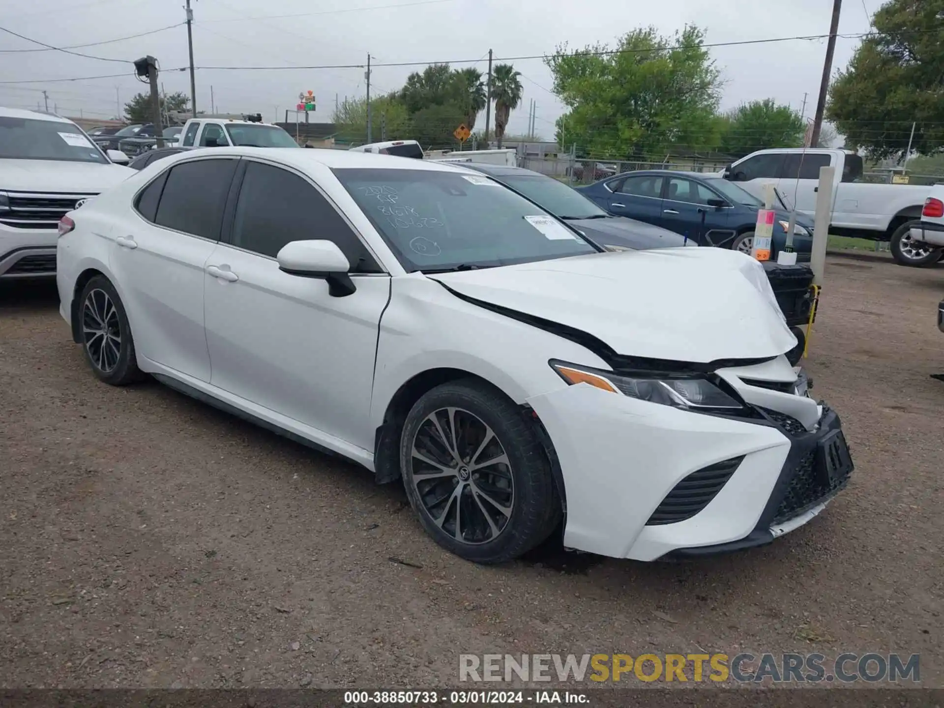 1 Photograph of a damaged car 4T1G11AK2LU888678 TOYOTA CAMRY 2020