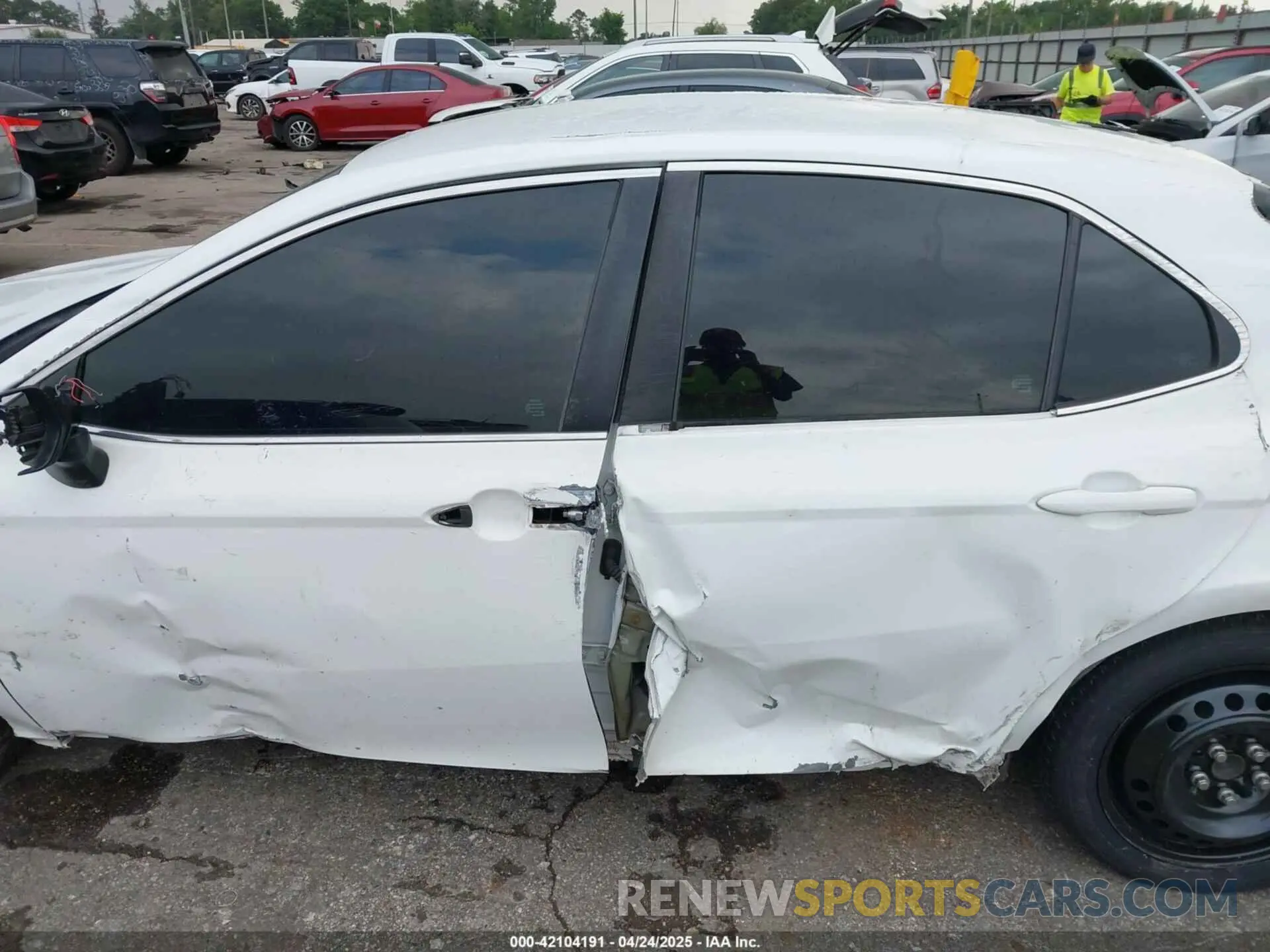 15 Photograph of a damaged car 4T1G11AK2LU893508 TOYOTA CAMRY 2020