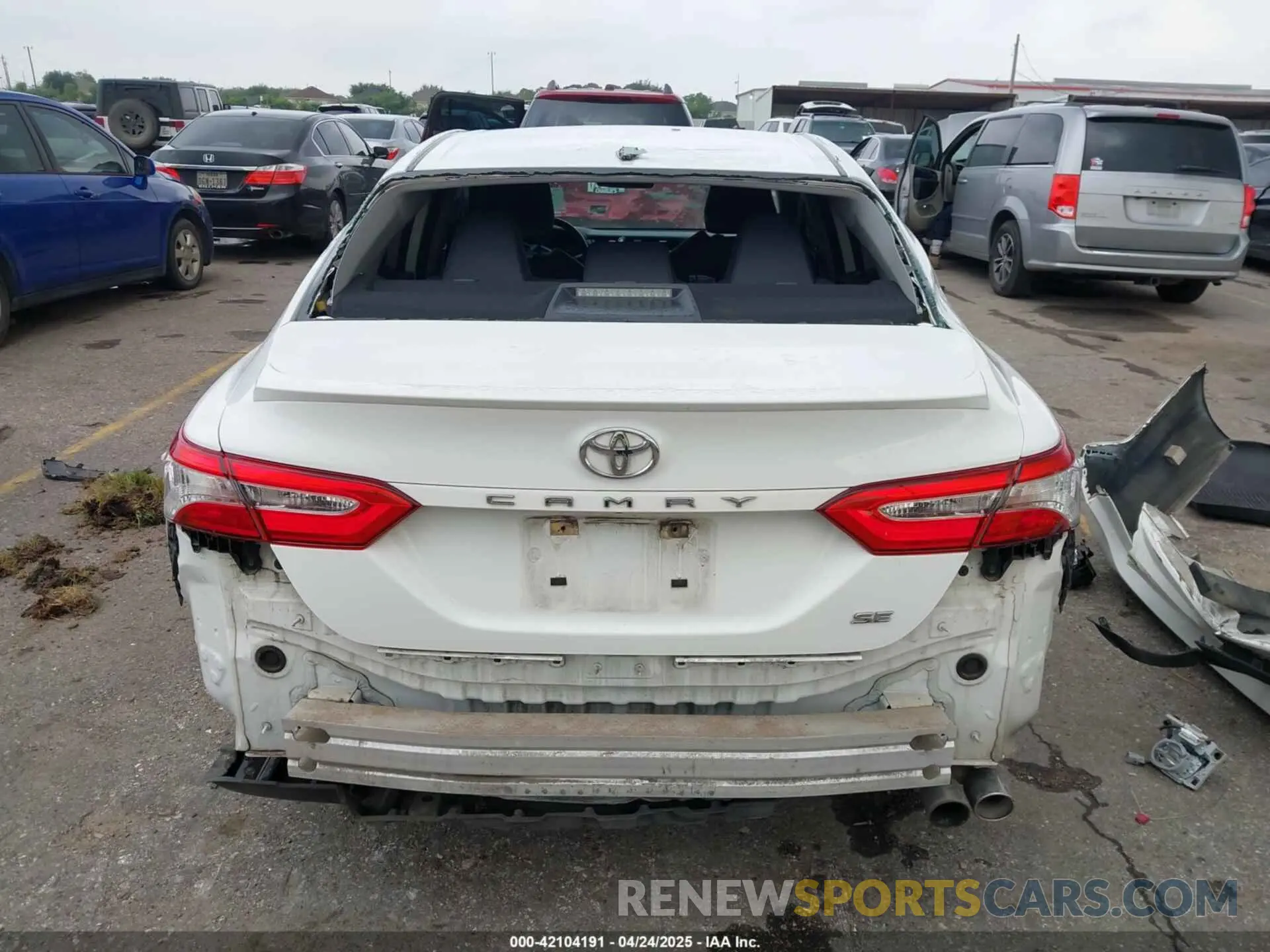 17 Photograph of a damaged car 4T1G11AK2LU893508 TOYOTA CAMRY 2020