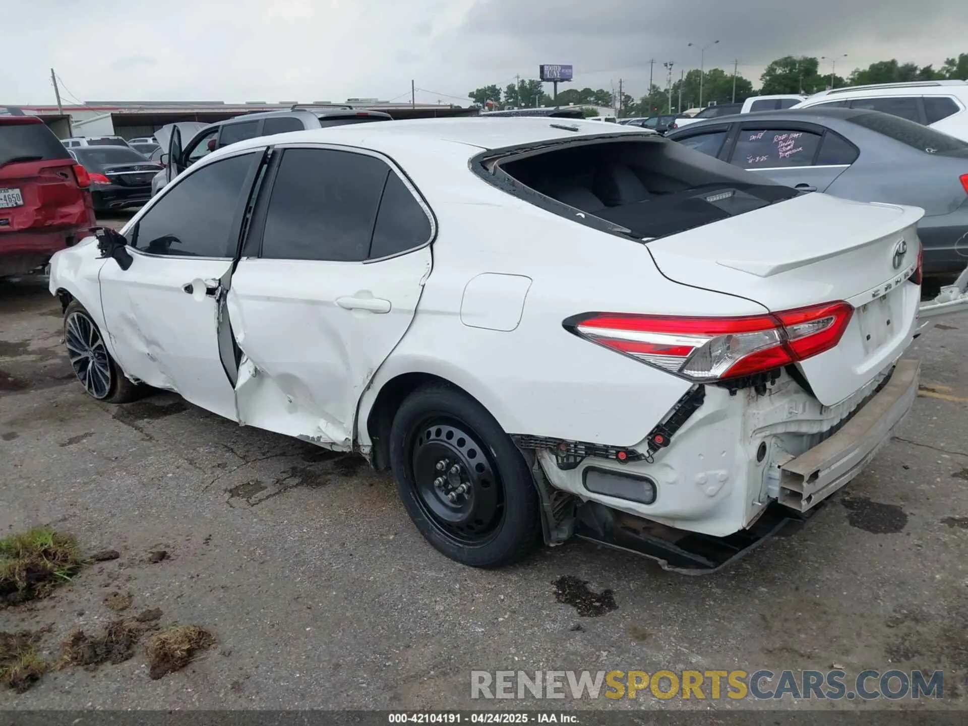 3 Photograph of a damaged car 4T1G11AK2LU893508 TOYOTA CAMRY 2020