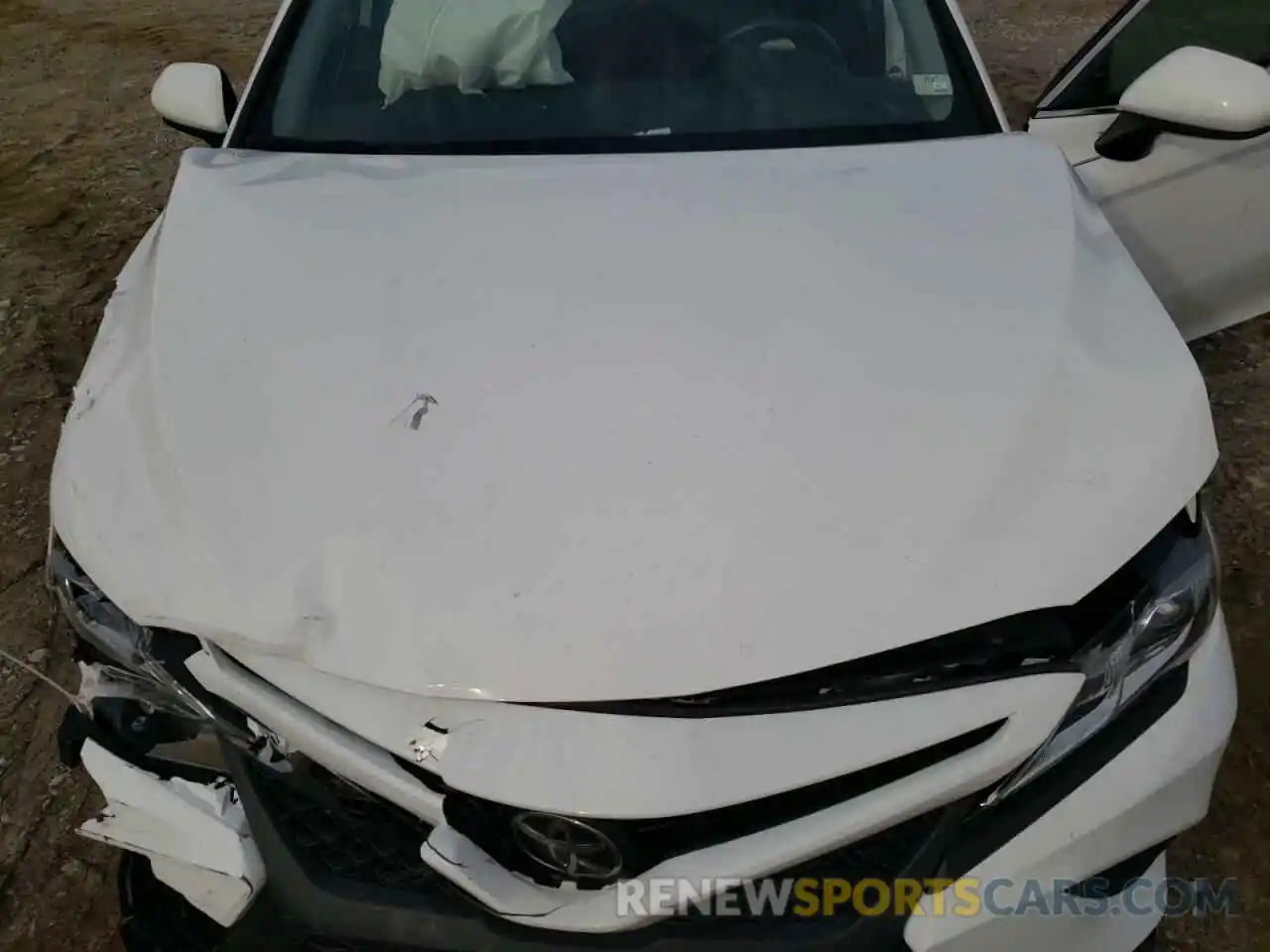 11 Photograph of a damaged car 4T1G11AK2LU898661 TOYOTA CAMRY 2020