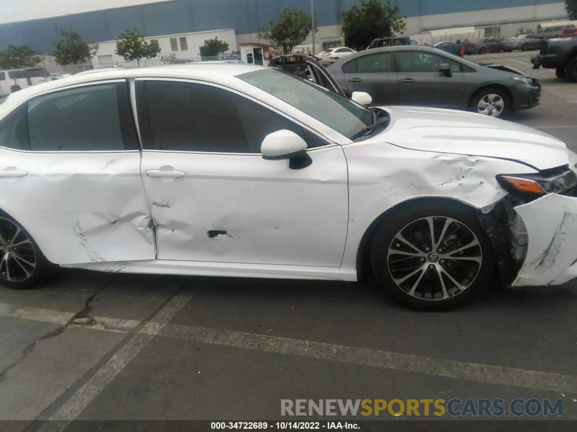 6 Photograph of a damaged car 4T1G11AK2LU899227 TOYOTA CAMRY 2020