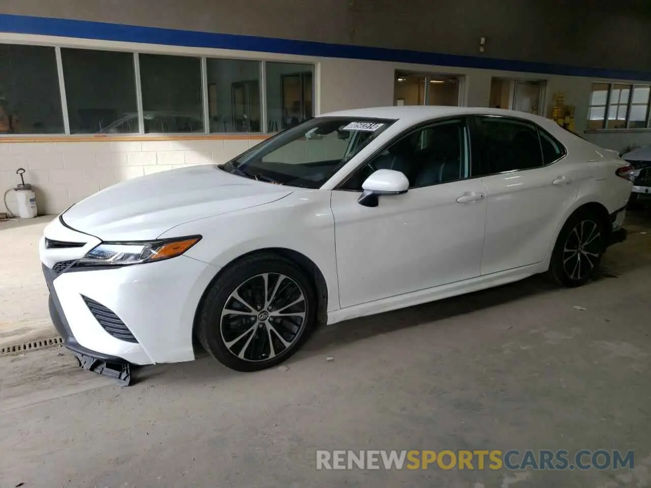 1 Photograph of a damaged car 4T1G11AK2LU903423 TOYOTA CAMRY 2020