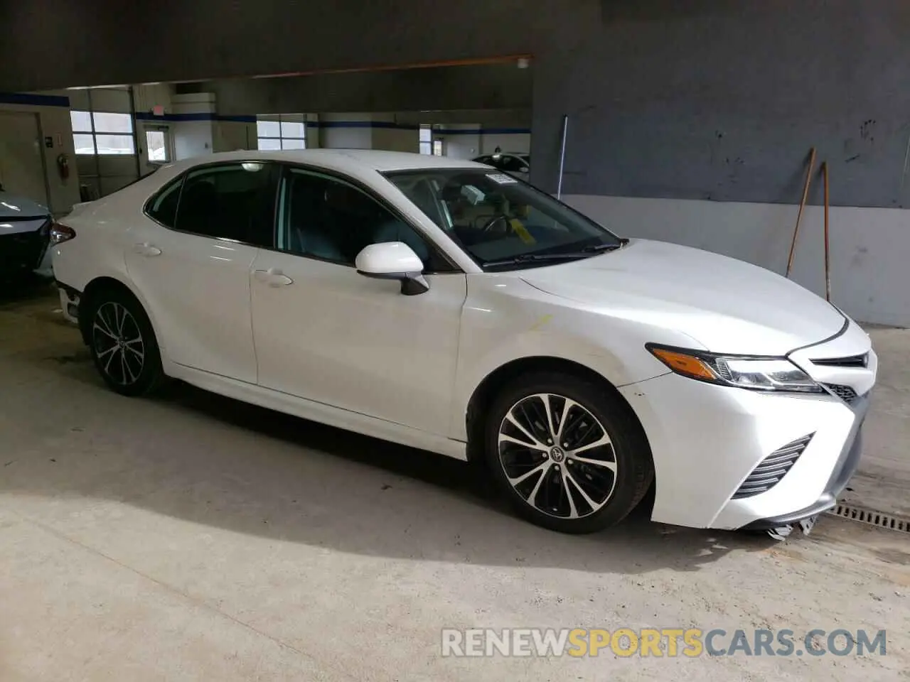 4 Photograph of a damaged car 4T1G11AK2LU903423 TOYOTA CAMRY 2020