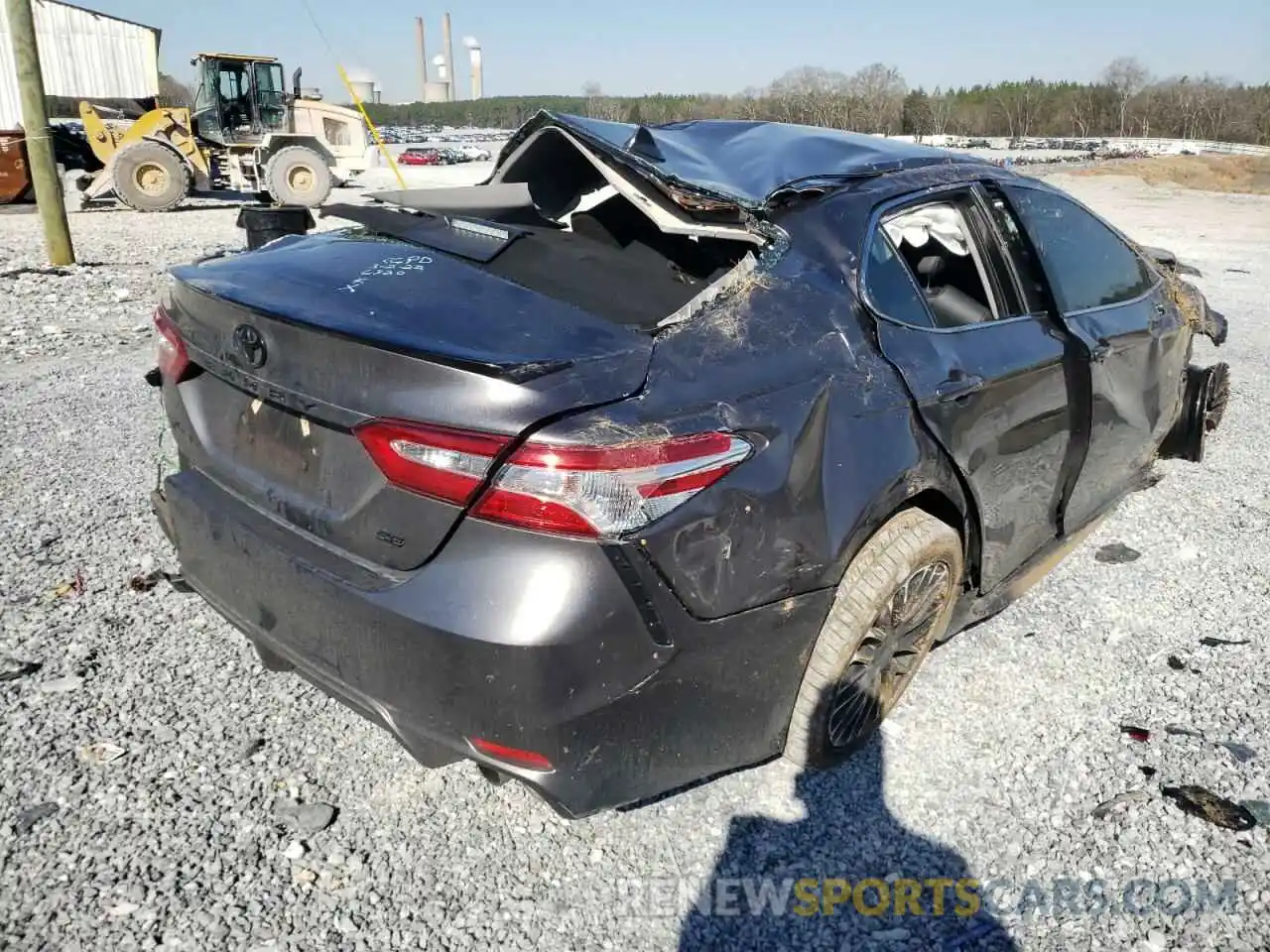 4 Photograph of a damaged car 4T1G11AK2LU916320 TOYOTA CAMRY 2020